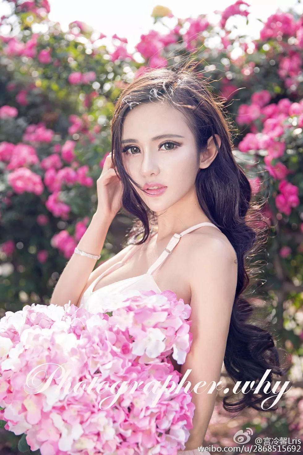 Xgyw.Org_网络红人宫冷馨Lris大尺度私房魔鬼曲线美乳翘臀撩人诱惑微博写真75P