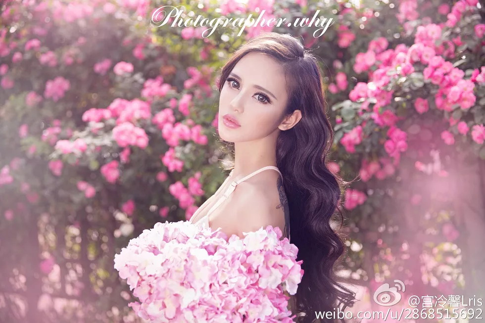 Xgyw.Org_网络红人宫冷馨Lris大尺度私房魔鬼曲线美乳翘臀撩人诱惑微博写真75P