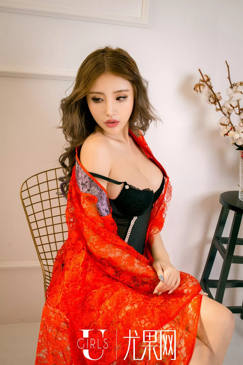 Xgyw.Org_[Ugirls尤果网]U234_嫩模张芷昕性感护士装秀诱人豪乳妩媚眼神迷人诱惑写真65P