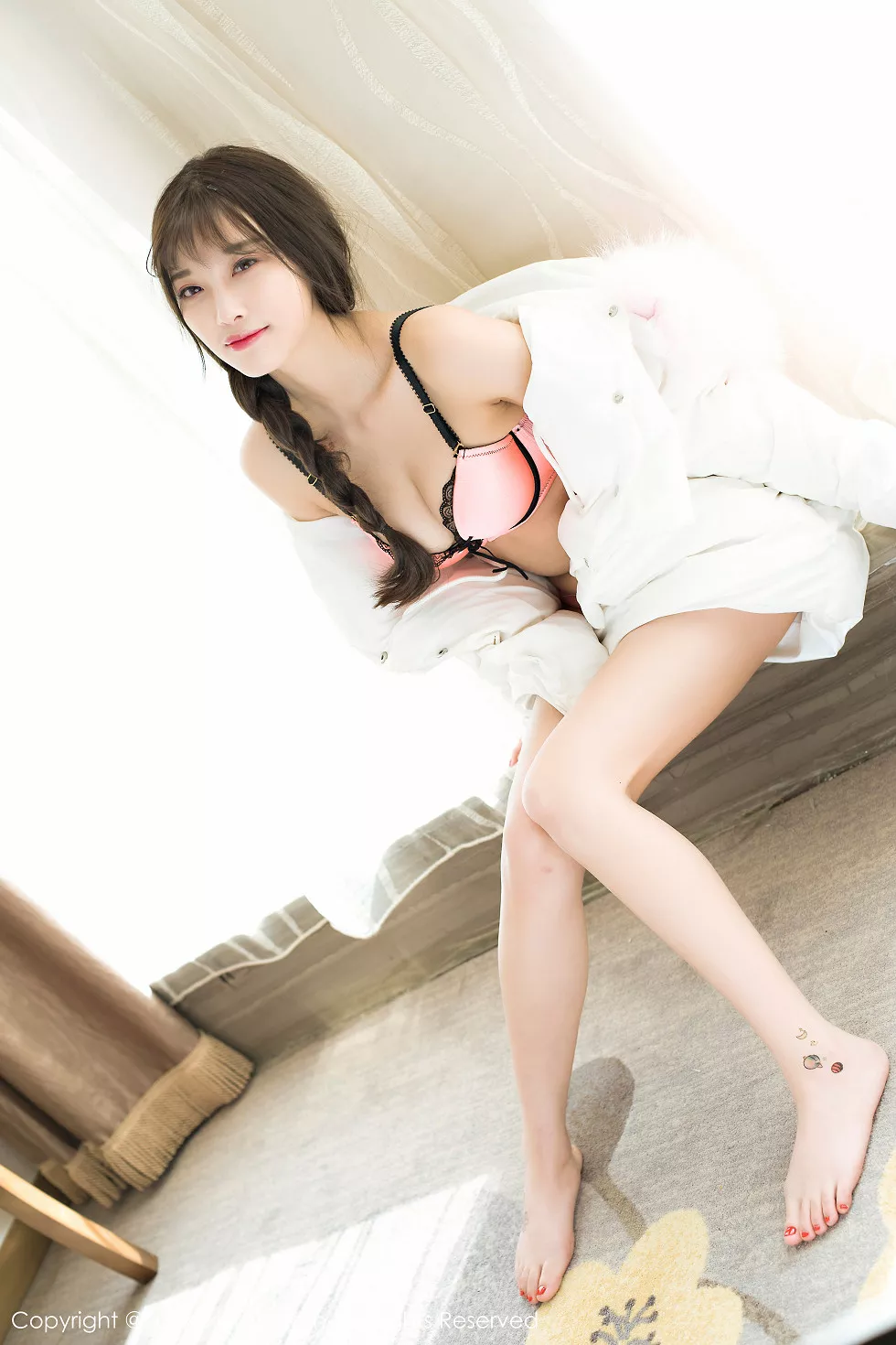 Xgyw.Org_XiuRen第724期_性感大美妞杨晨晨sugar蓝色分体比基尼+粉红内衣秀完美身材写真55P