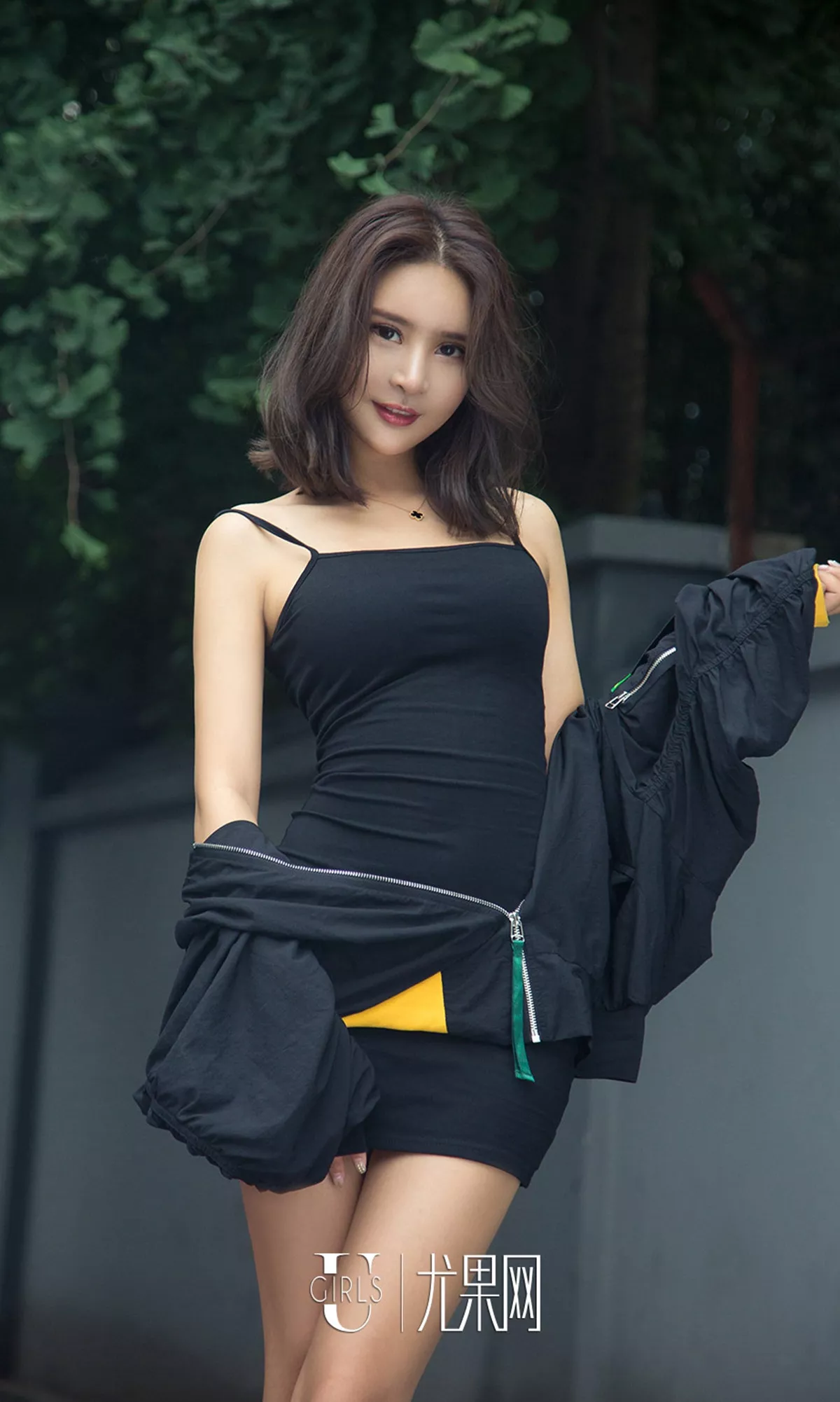 Xgyw.Org_[Ugirls爱尤物]No.1163_嫩模尹菲居家私房性感三点式比基尼秀完美身材火辣诱惑写真35P