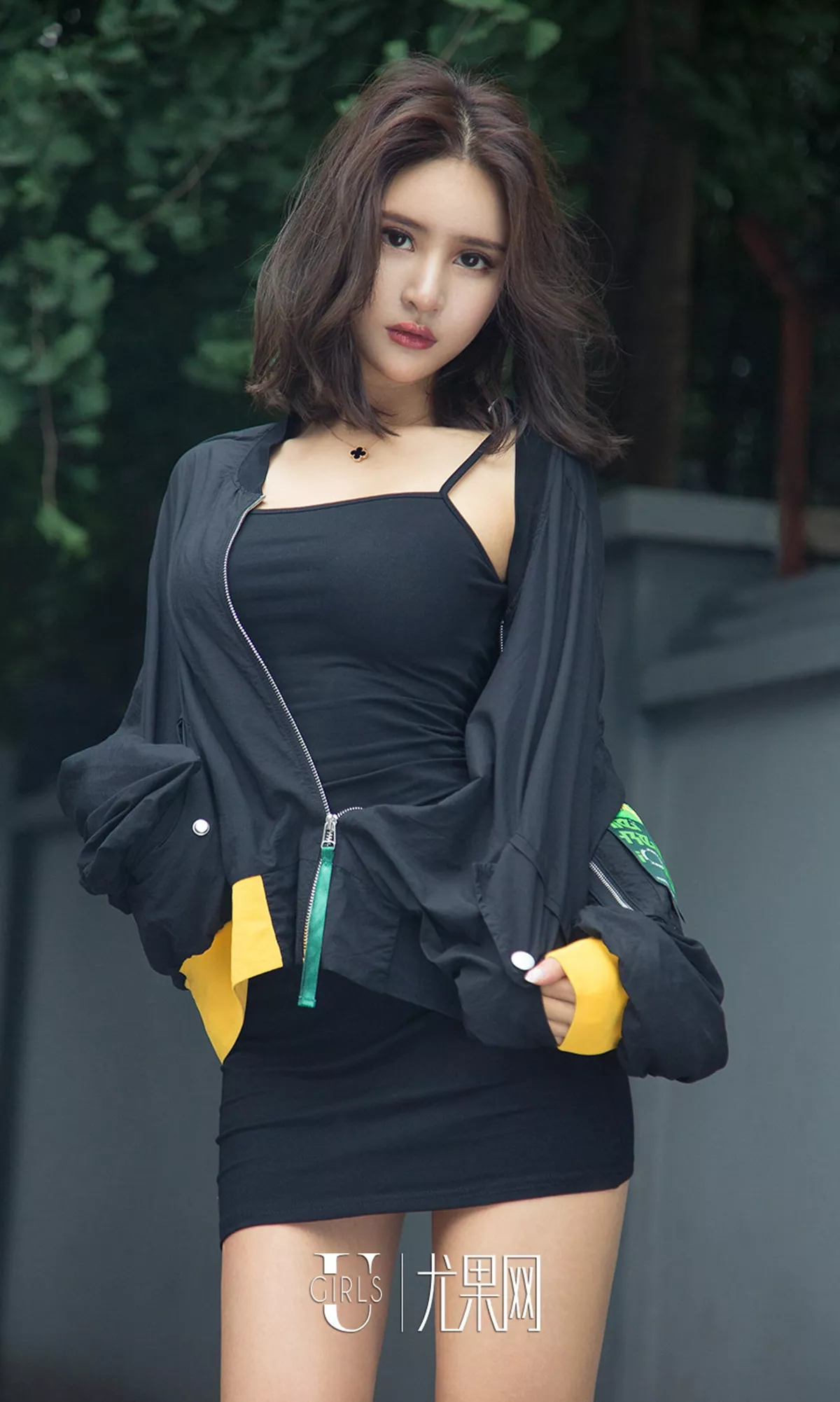 Xgyw.Org_[Ugirls爱尤物]No.1163_嫩模尹菲居家私房性感三点式比基尼秀完美身材火辣诱惑写真35P