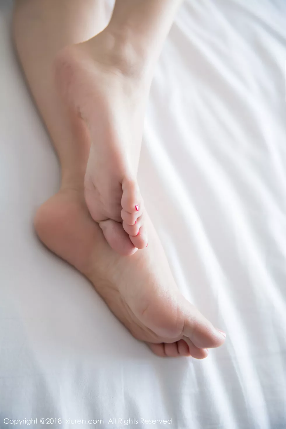 Xgyw.Org_XiuRen第1067期_女神芝芝Booty普吉岛旅拍全裸上身秀豪乳翘臀火辣诱惑写真53P