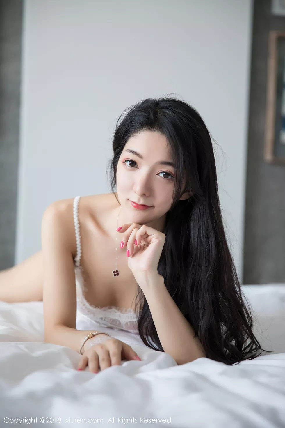 Xgyw.Org_XiuRen第1205期_女神Angela小热巴普吉岛旅拍白色蕾丝内衣缕空透视诱惑写真53P