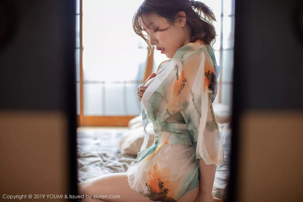 Xgyw.Org_[YouMi尤蜜荟]Vol.267_女神黄乐然日本旅拍私房薄纱睡衣半脱露豪乳遮点喷血诱惑写真64P