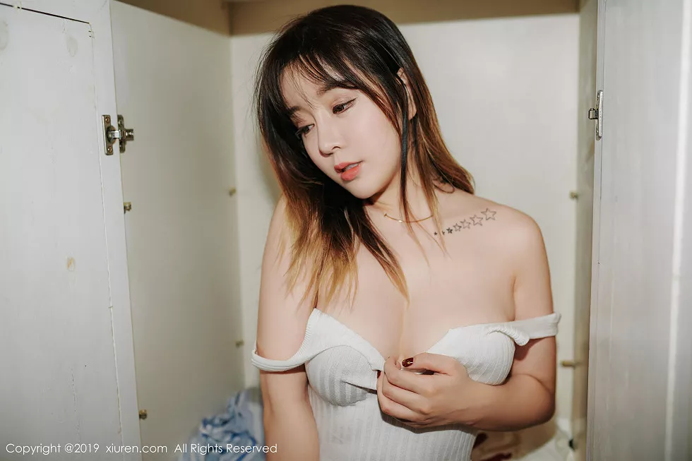 Xgyw.Org_XiuRen第1328期_女神王雨纯户外黑色高叉连体透视内衣秀火辣身材诱惑写真57P