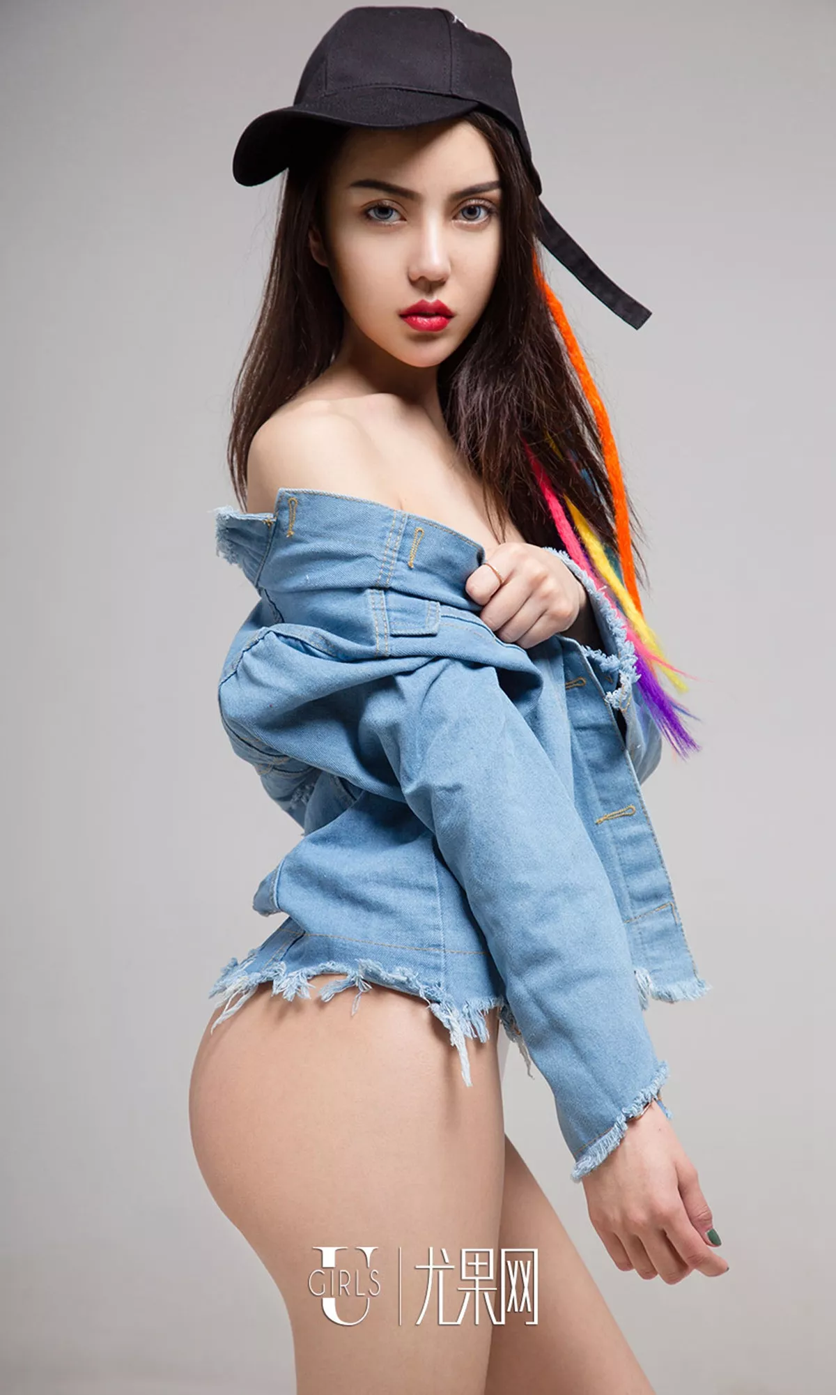 Xgyw.Org_[Ugirls爱尤物]No.1368_嫩模明娜性感红色高叉连体比基尼秀完美身材诱惑写真35P