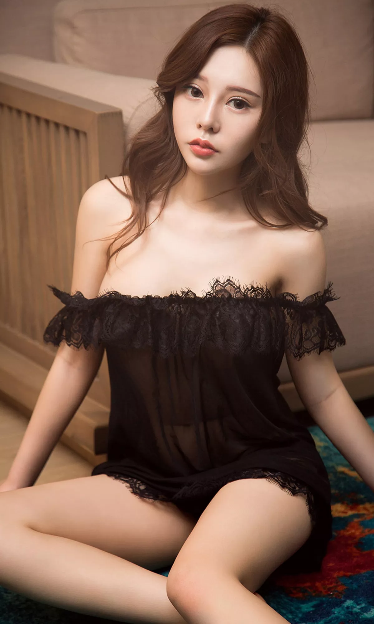 Xgyw.Org_[Ugirls爱尤物]No.1465_嫩模梦晗私房黑色蕾丝内衣+开背毛衣半露豪乳撩人诱惑写真32P