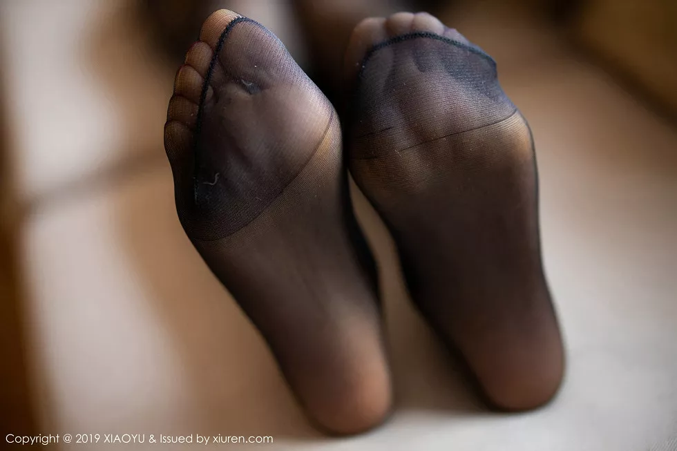 Xgyw.Org_[XiaoYu画语界]Vol.154_嫩模Angela小热巴私房眼镜OL秘书制服黑丝吊袜诱惑写真96P