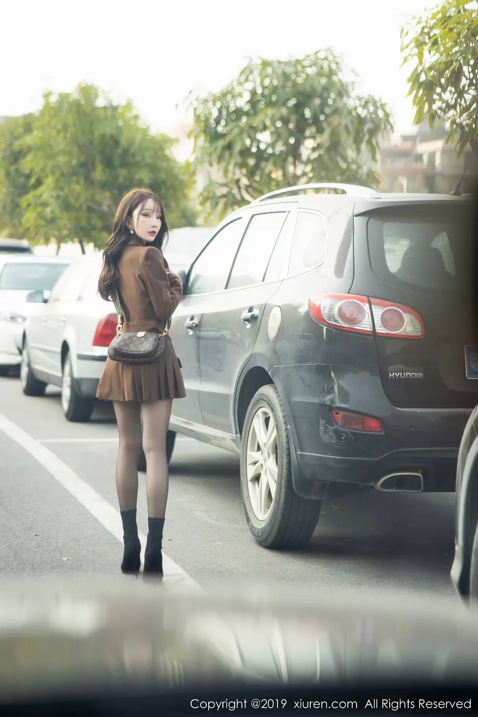 Xgyw.Org_XiuRen第1869期_女神周于希Sandy性感车拍系列蕾丝内衣秀白嫩肌肤诱惑写真82P