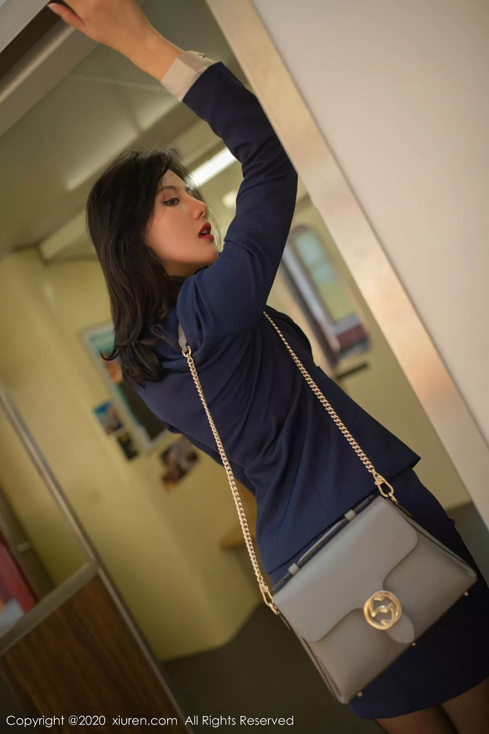 Xgyw.Org_XiuRen第1965期_性感嫩模就是阿朱啊地铁站主题蕾丝内衣配黑丝袜诱惑写真51P