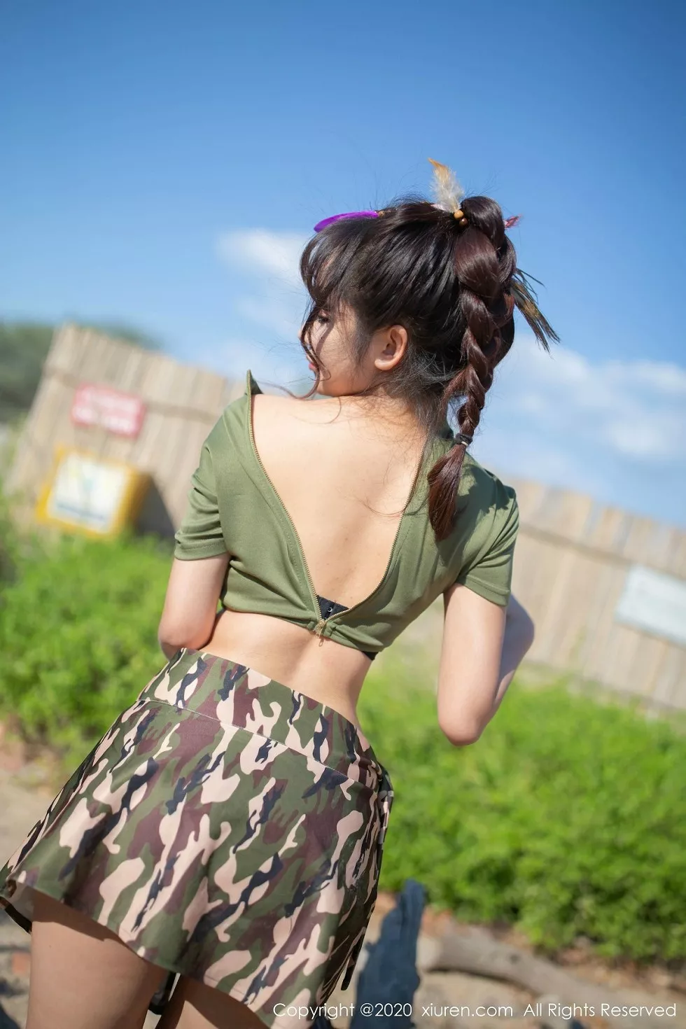 Xgyw.Org_XiuRen第2070期_嫩模陶喜乐_lele东欧旅拍室外半脱短裙露蕾丝内裤翘臀诱惑写真91P