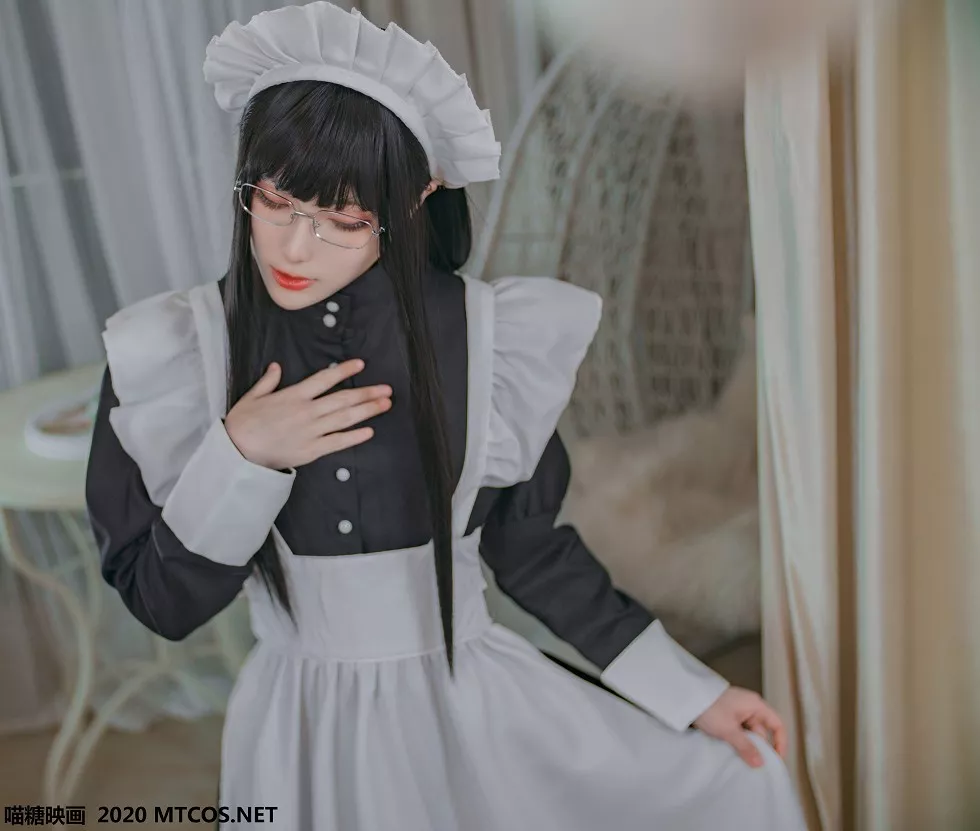 Xgyw.Org_[喵糖映画]Vol.120_眼镜美少女私房黑色女仆装配吊带黑丝袜性感红唇迷人写真36P