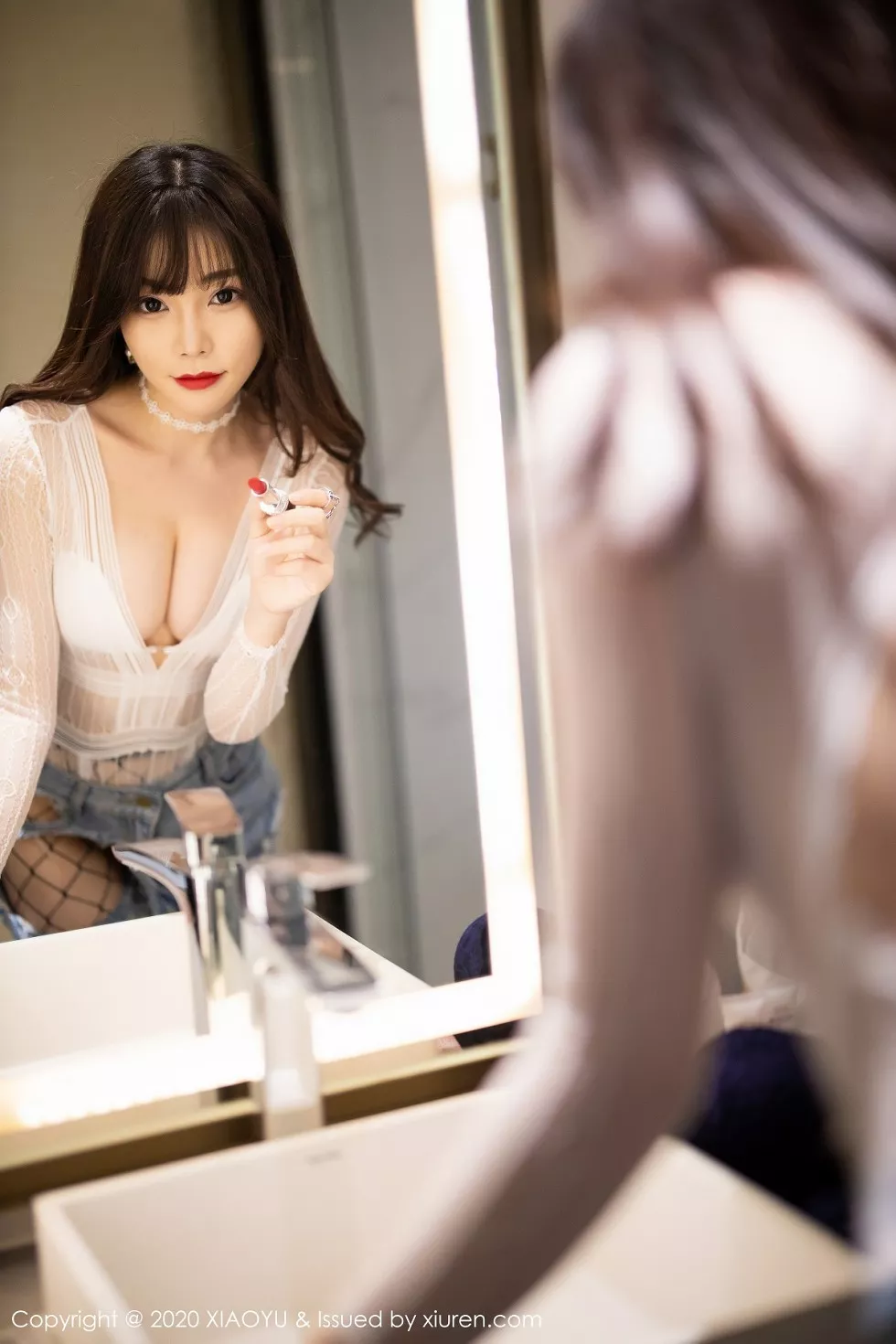 Xgyw.Org_[XiaoYu画语界]Vol.329_女神芝芝Booty私房脱牛仔短裤黑丝渔网秀翘臀极致诱惑写真74P