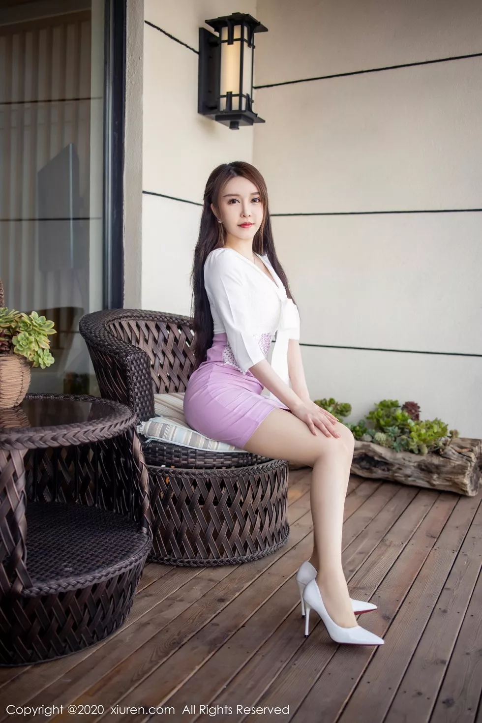 Xgyw.Org_XiuRen第2421期_嫩模玉兔miki大理旅拍浴室性感露背毛衣真空秀傲人豪乳诱惑写真57P