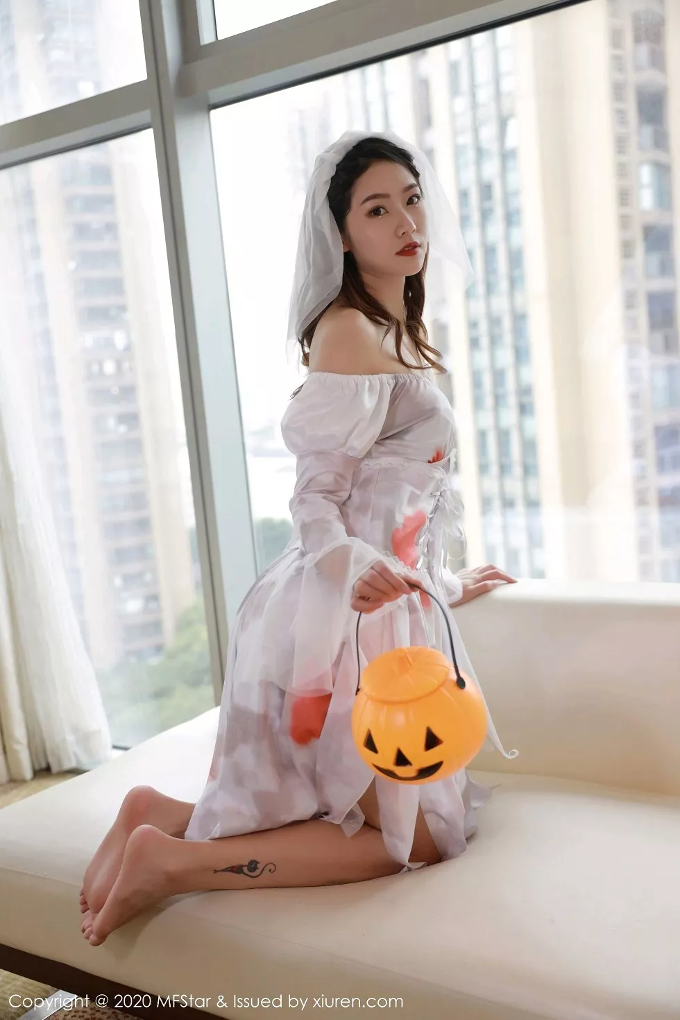 Xgyw.Org_[MFStar模范学院]Vol.408_嫩模方子萱万圣节鬼新娘主题撩裙露蕾丝内裤诱惑写真61P