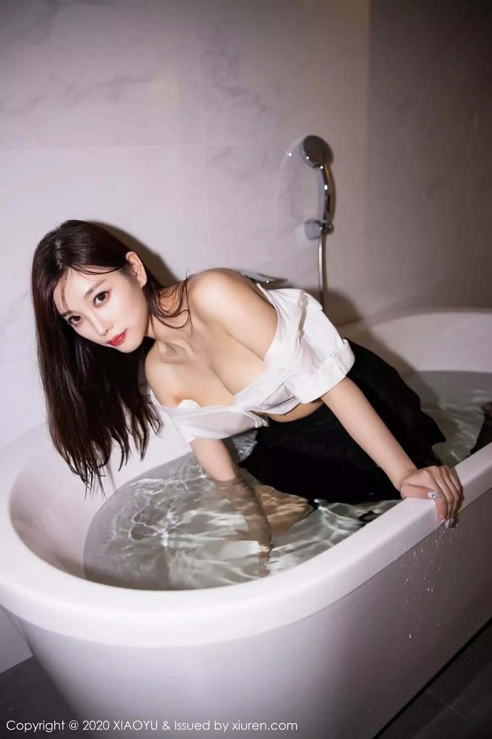 Xgyw.Org_[XiaoYu画语界]Vol.418_女神杨晨晨sugar清远旅拍JK制服配豹纹内衣狂野诱惑写真52P