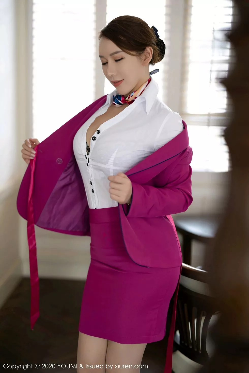 Xgyw.Org_[YouMi尤蜜荟]Vol.564_女神Egg-尤妮丝杭州旅拍空乘制服半脱露火辣身材极致诱惑写真83P