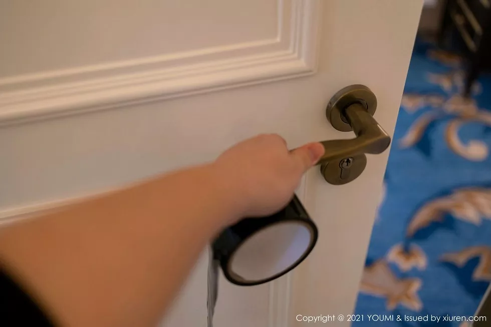 Xgyw.Org_[YouMi尤蜜荟]Vol.587_嫩模允爾厦门旅拍剧情主题床上镂空内衣秀火辣身材诱惑写真114P