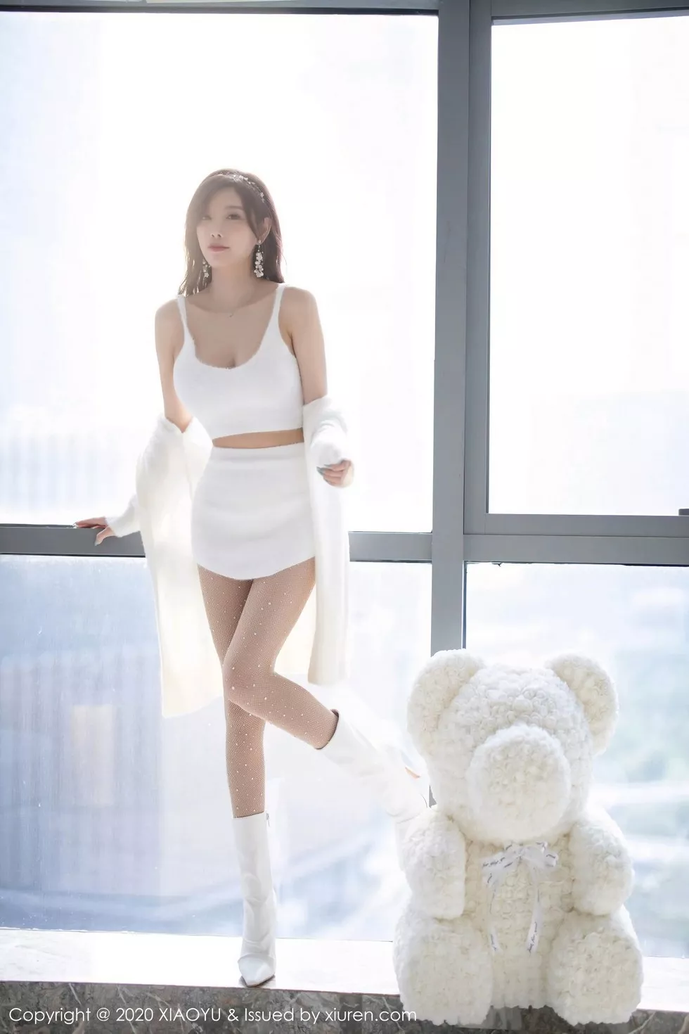 Xgyw.Org_[XiaoYu画语界]Vol.437_女神杨晨晨sugar圣诞主题白色绒毛内衣配白丝网袜诱惑写真74P
