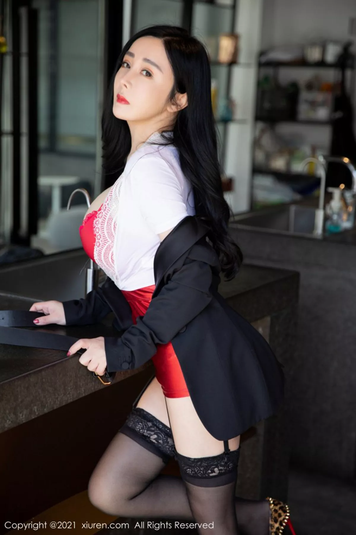 Xgyw.Org_XiuRen第3148期_女神允爾元宵节剧情主题猩红内衣配蕾丝吊袜秀丰乳肥臀诱惑写真58P