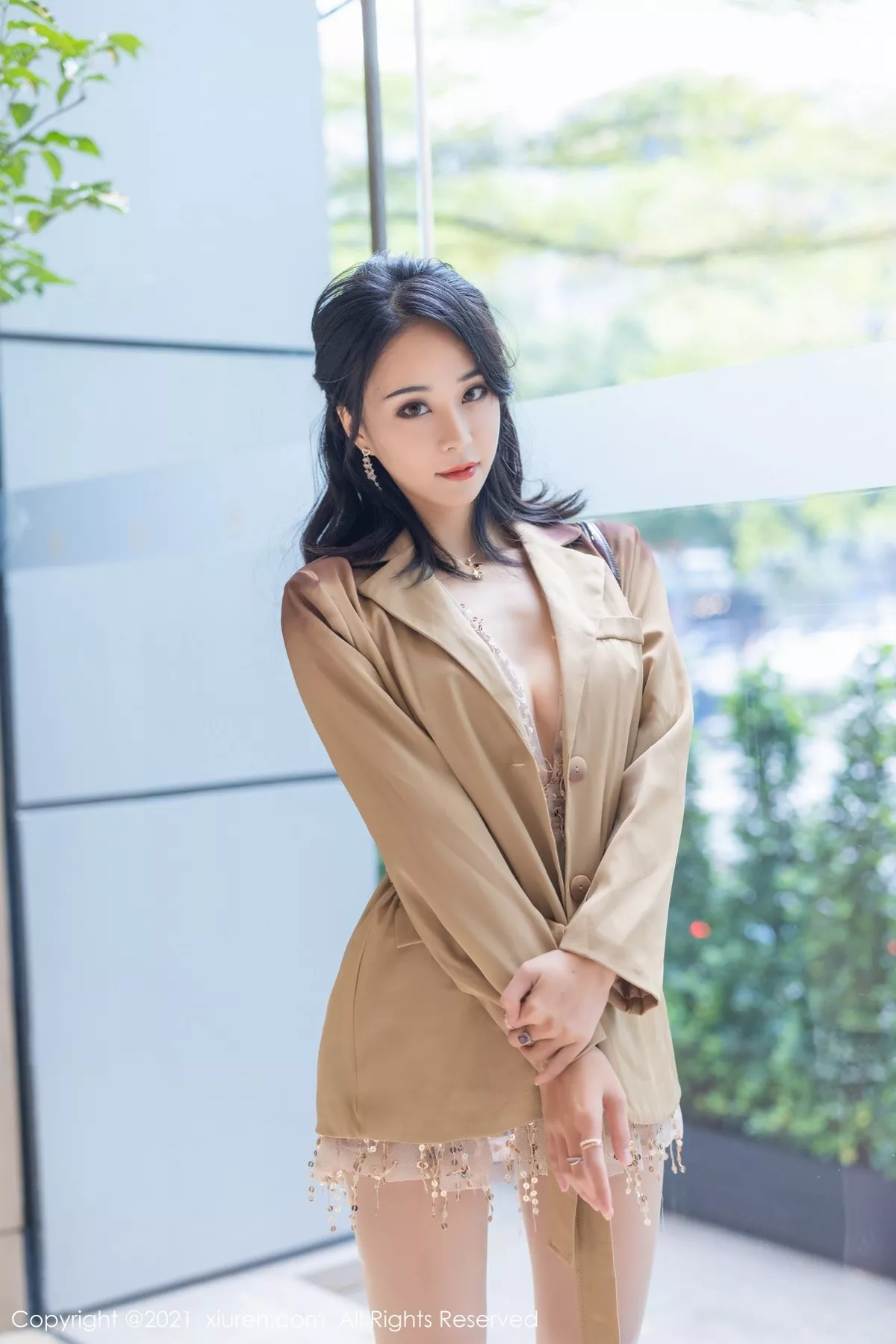 Xgyw.Org_XiuRen第3378期_嫩模蓝夏Akasha私房华丽吊裙半脱露豪乳遮点极致诱惑写真36P