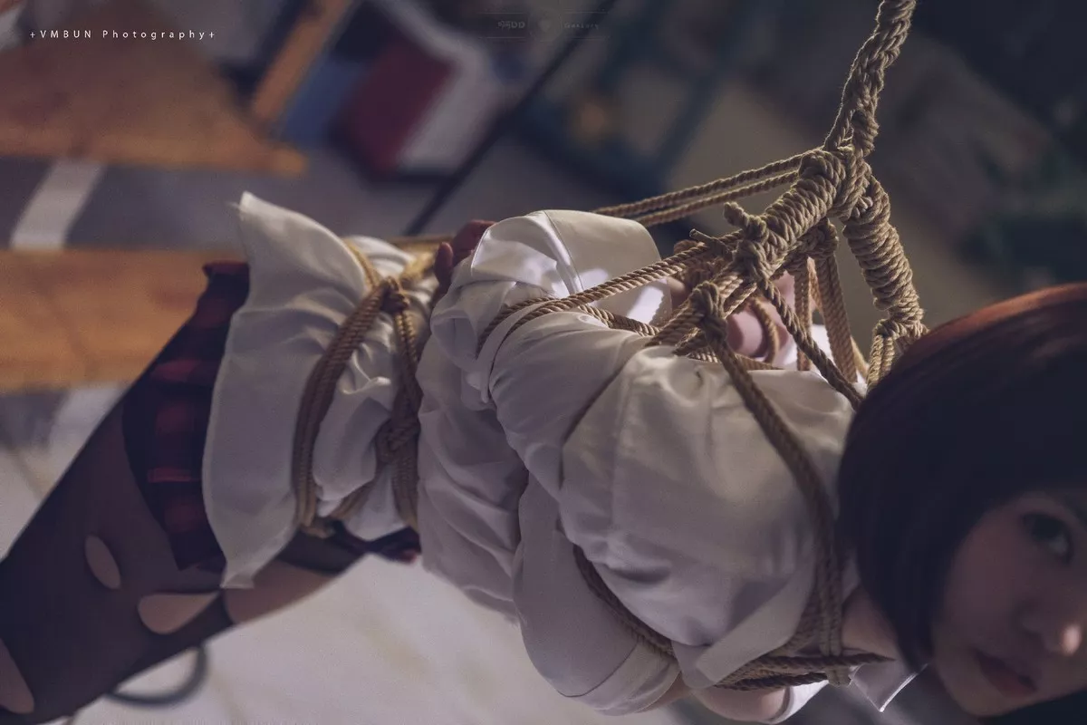 Xgyw.Org_网络美女啊日日_Ganlory吊挂式后背主题私房情趣捆绑黑丝裤袜秀美腿诱惑写真27P