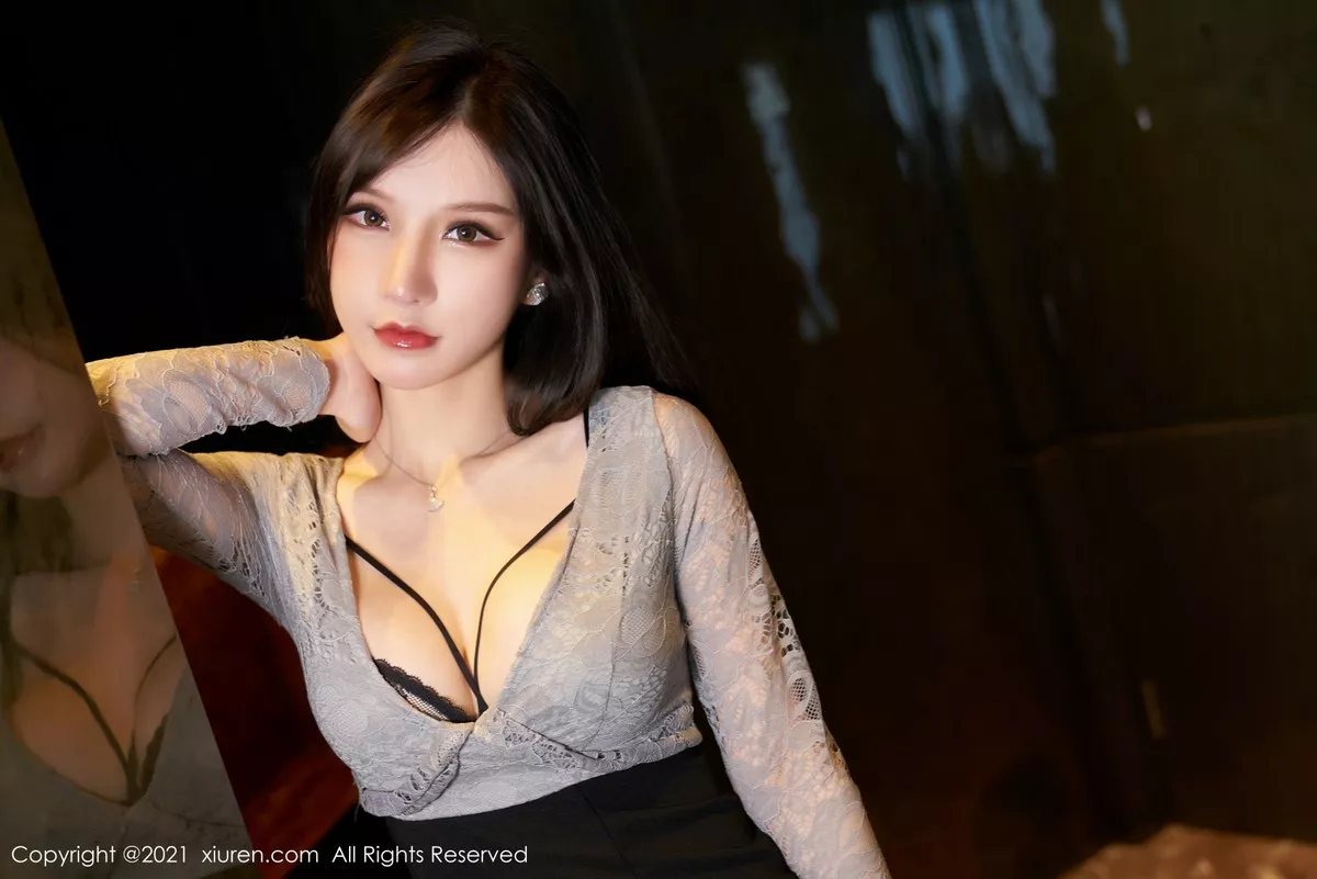 Xgyw.Org_XiuRen第3490期_女神周于希Sandy杭州心愿旅拍性感内衣配蕾丝吊袜诱惑写真60P