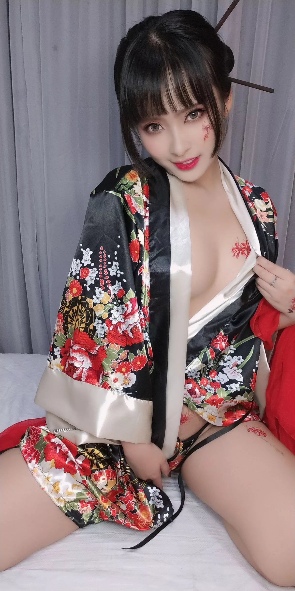 Xgyw.Org_动漫博主洛璃LoLiSAMA歌舞伎主题真空服饰配黑色丁字裤惹火诱惑写真92P