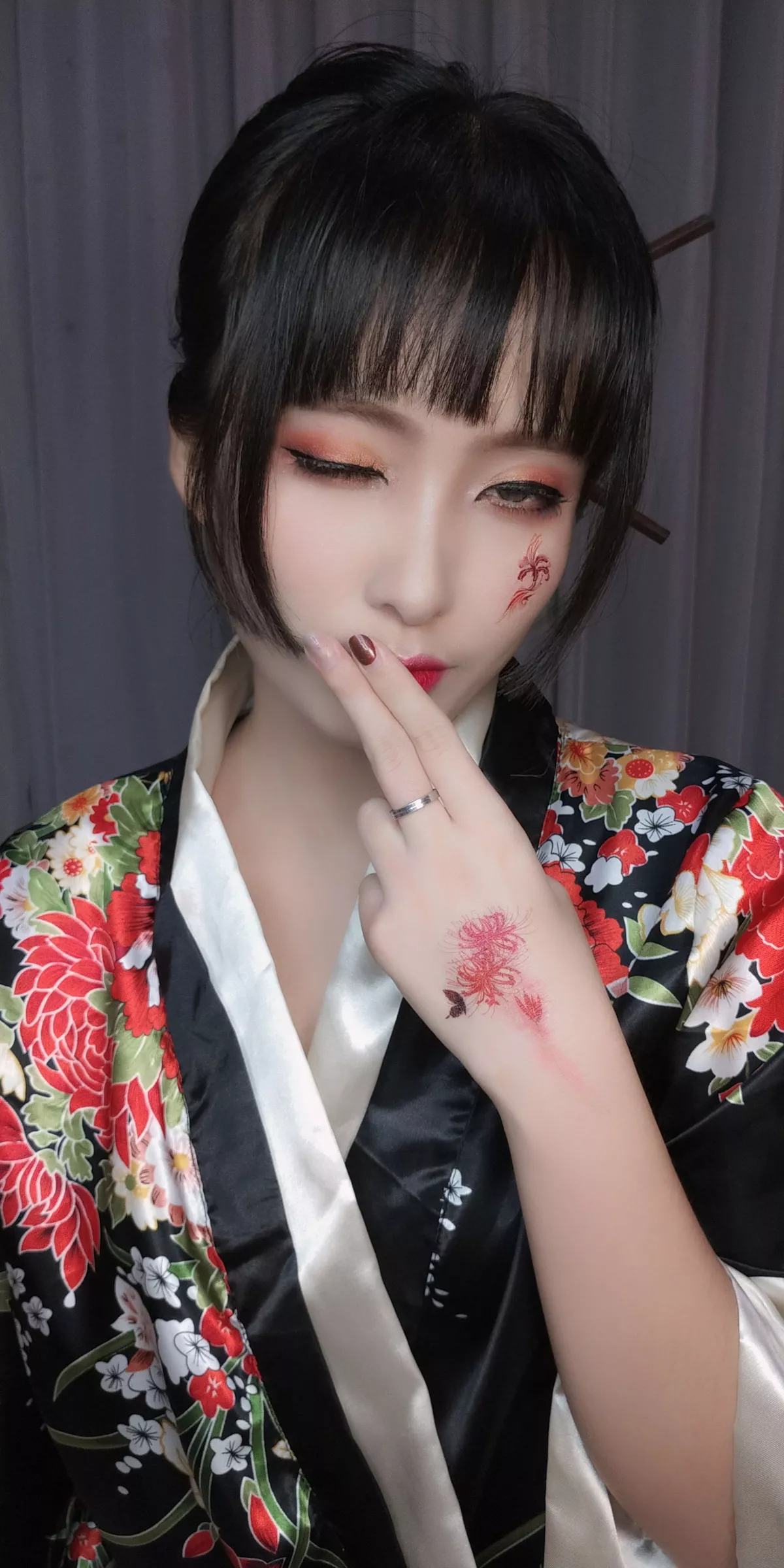 Xgyw.Org_动漫博主洛璃LoLiSAMA歌舞伎主题真空服饰配黑色丁字裤惹火诱惑写真92P