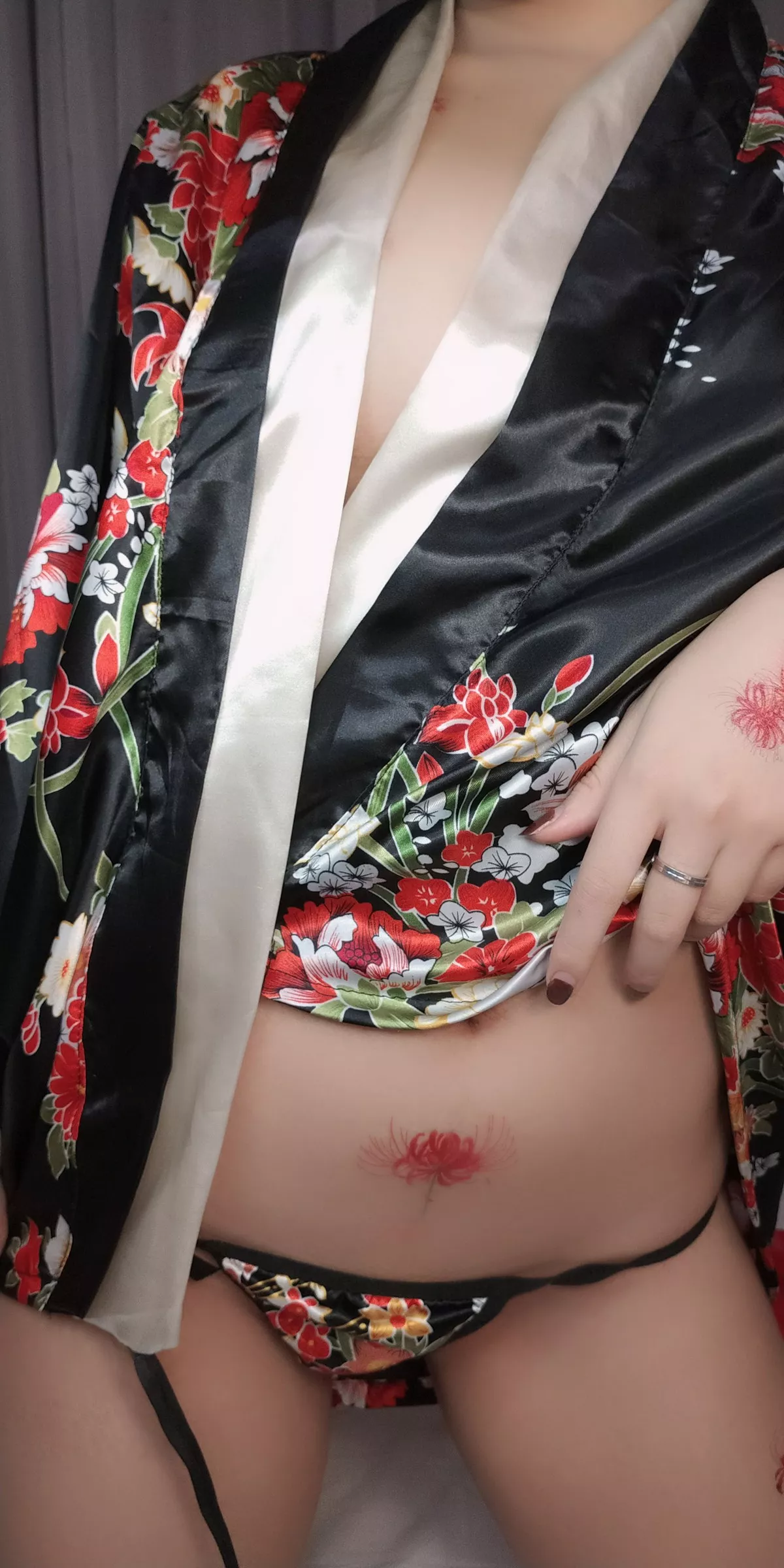 Xgyw.Org_动漫博主洛璃LoLiSAMA歌舞伎主题真空服饰配黑色丁字裤惹火诱惑写真92P