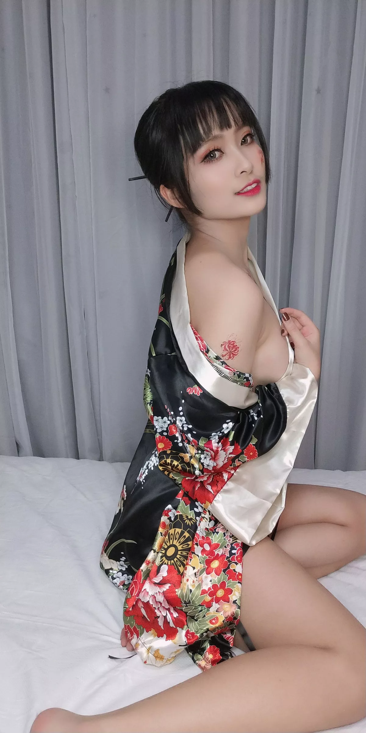 Xgyw.Org_动漫博主洛璃LoLiSAMA歌舞伎主题真空服饰配黑色丁字裤惹火诱惑写真92P