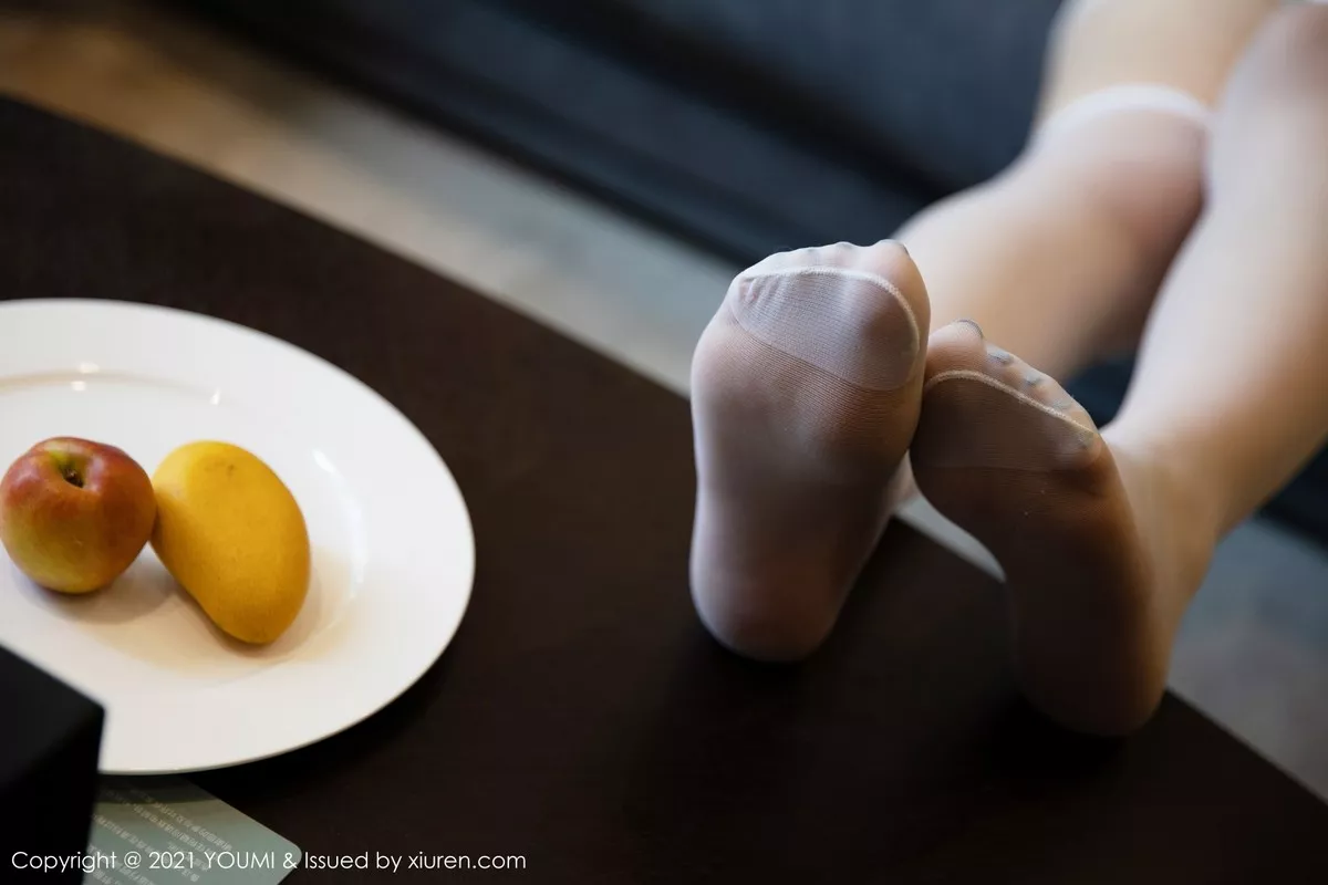 Xgyw.Org_[YouMi尤蜜荟]Vol.661_模特小海臀Rena私房半撩韵味旗袍露丁字裤秀翘臀诱惑写真54P