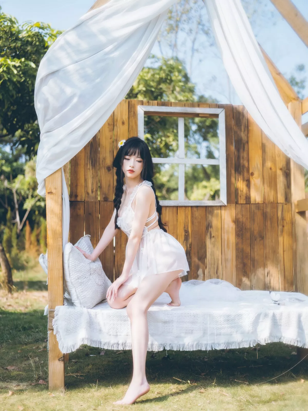 Xgyw.Org_性感尤物清水由乃田园小清新主题户外薄透白纱服饰秀火辣身材撩人诱惑写真65P