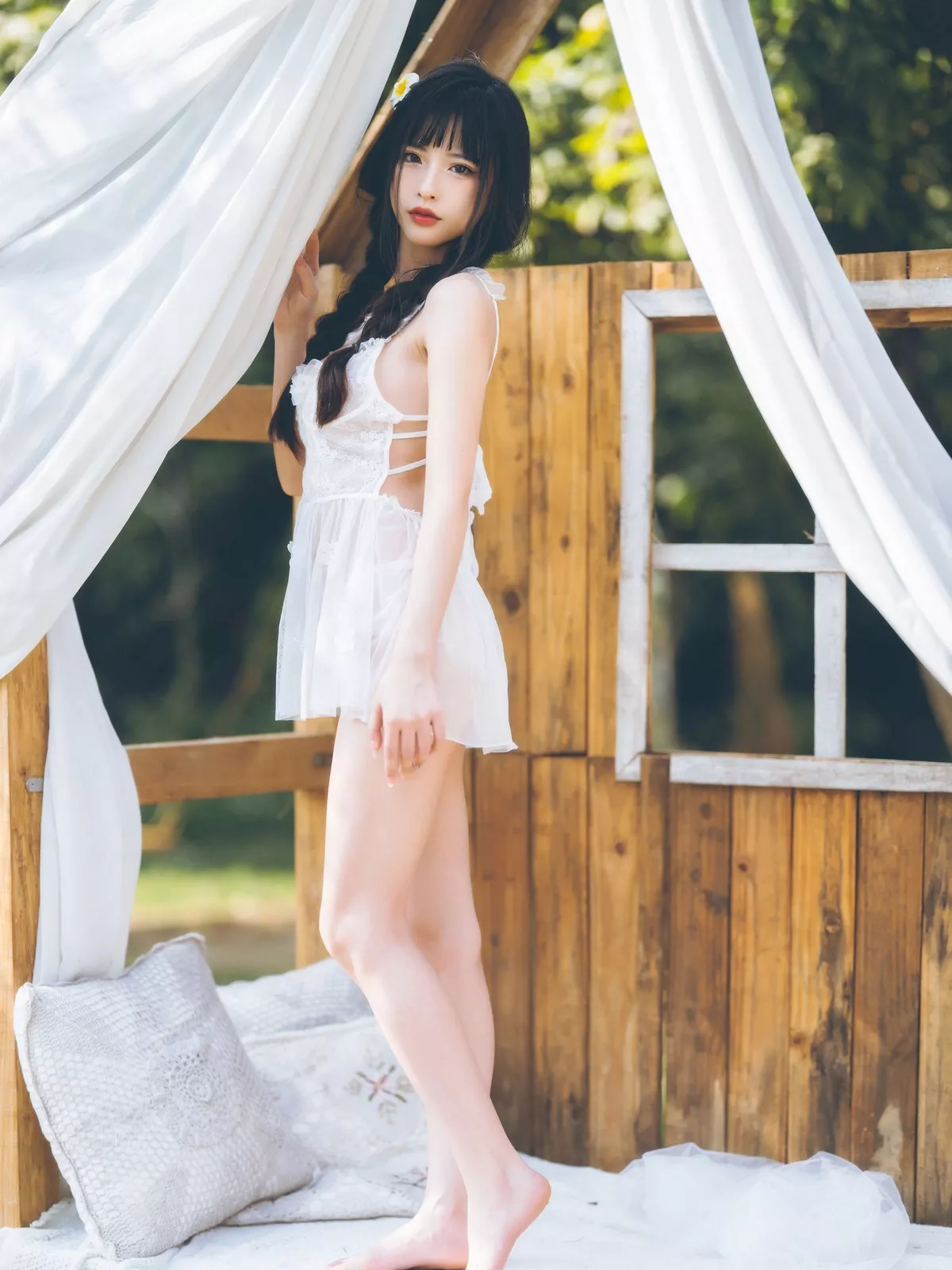 Xgyw.Org_性感尤物清水由乃田园小清新主题户外薄透白纱服饰秀火辣身材撩人诱惑写真65P