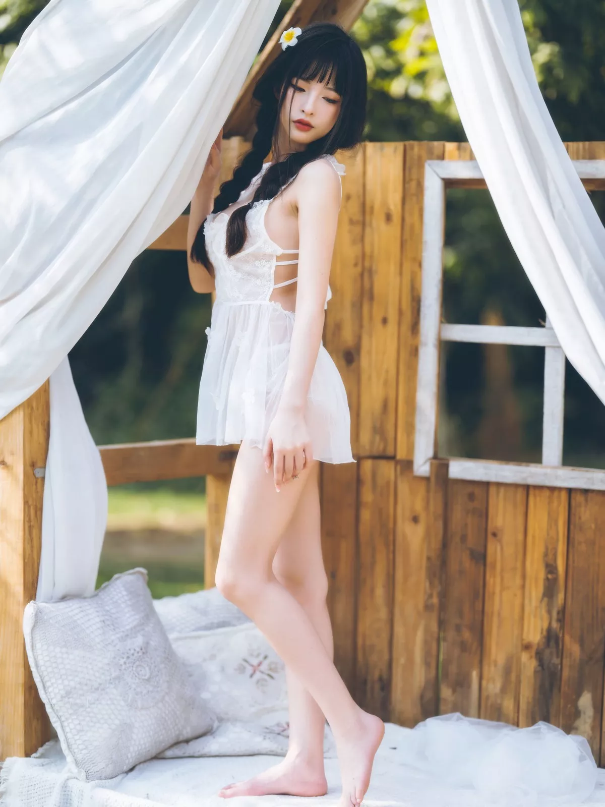 Xgyw.Org_性感尤物清水由乃田园小清新主题户外薄透白纱服饰秀火辣身材撩人诱惑写真65P