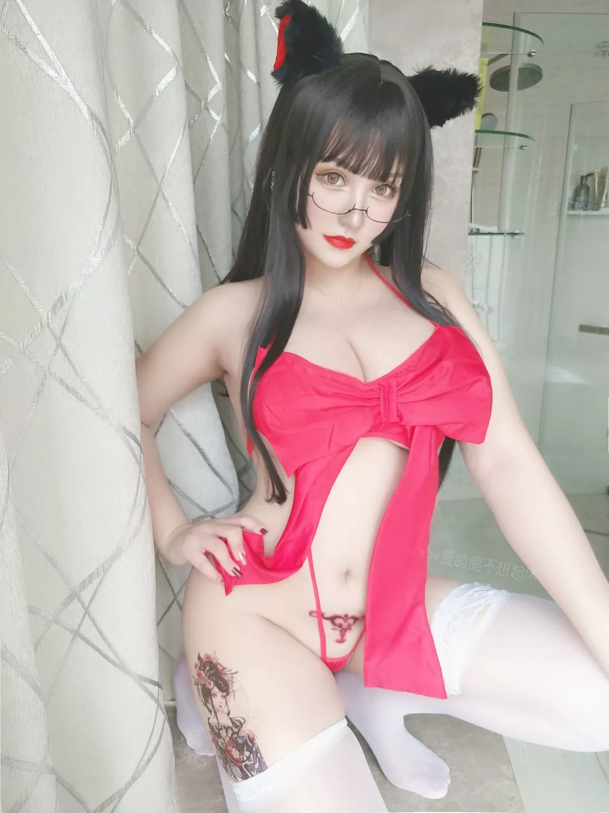 Xgyw.Org_人气Coser夏鸽鸽不想起床红丝带主题猫女郎装扮情趣内衣配白丝袜诱惑写真36P