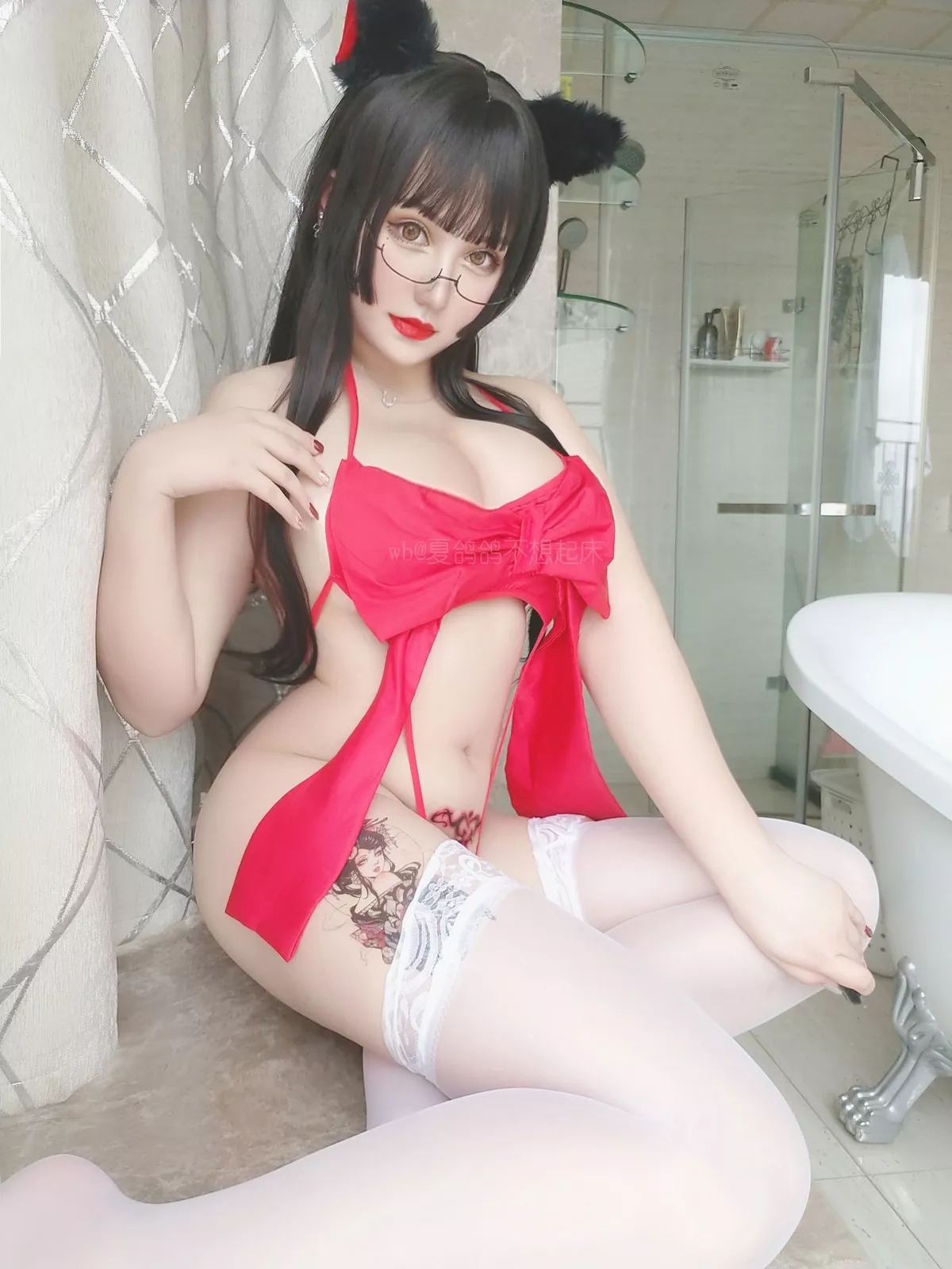 Xgyw.Org_人气Coser夏鸽鸽不想起床红丝带主题猫女郎装扮情趣内衣配白丝袜诱惑写真36P