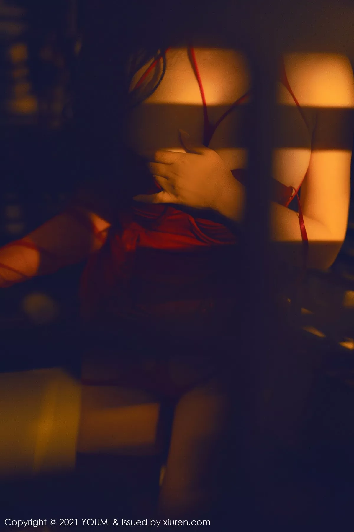 Xgyw.Org_[YouMi尤蜜荟]Vol.711_模特允爾成都旅拍暖色调视觉体验情趣服饰秀丰乳肥臀诱惑写真70P