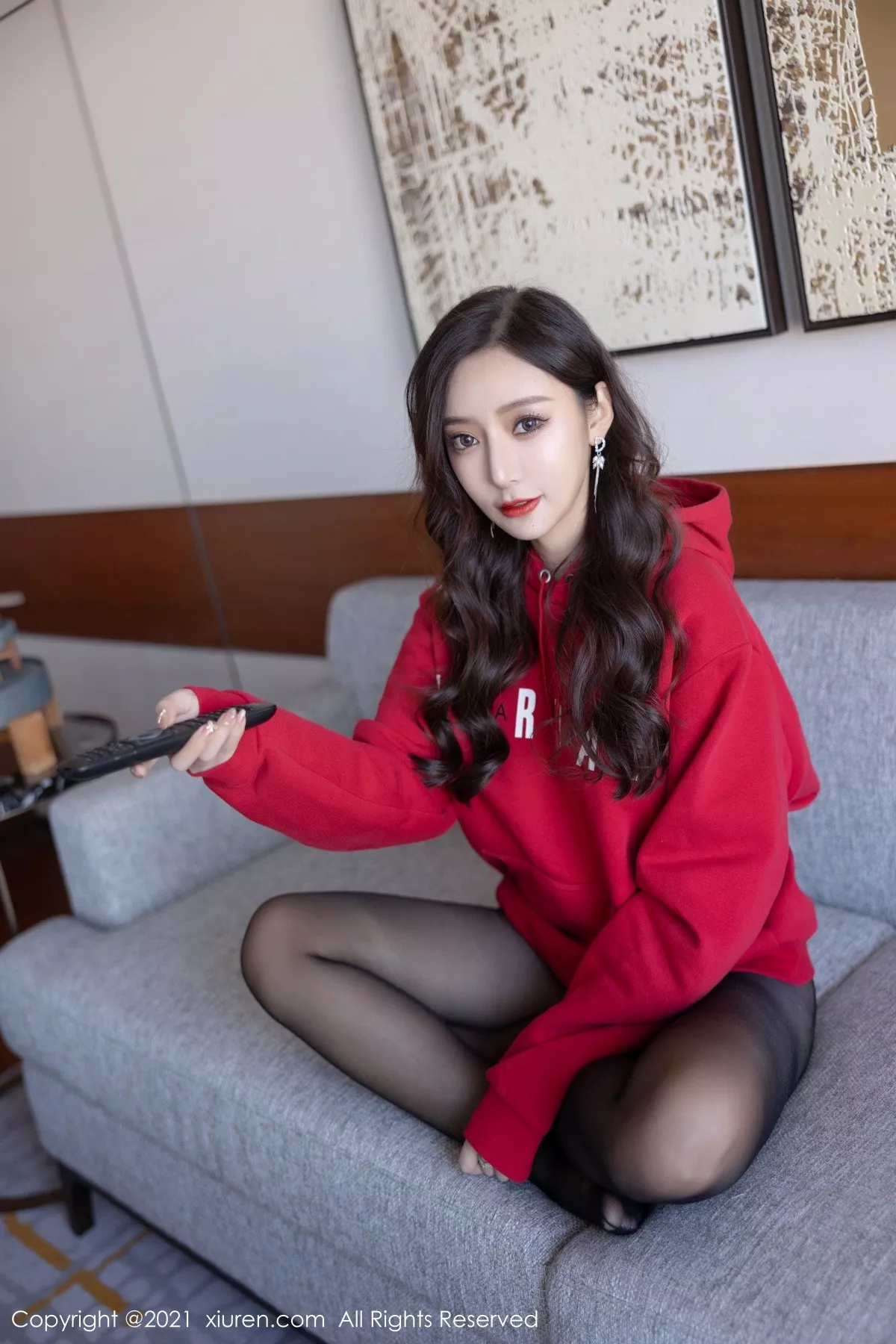 Xgyw.Org_XiuRen第4356期_女神王馨瑶yanni私房脱红色卫衣露性感内衣配蕾丝袜诱惑写真82P