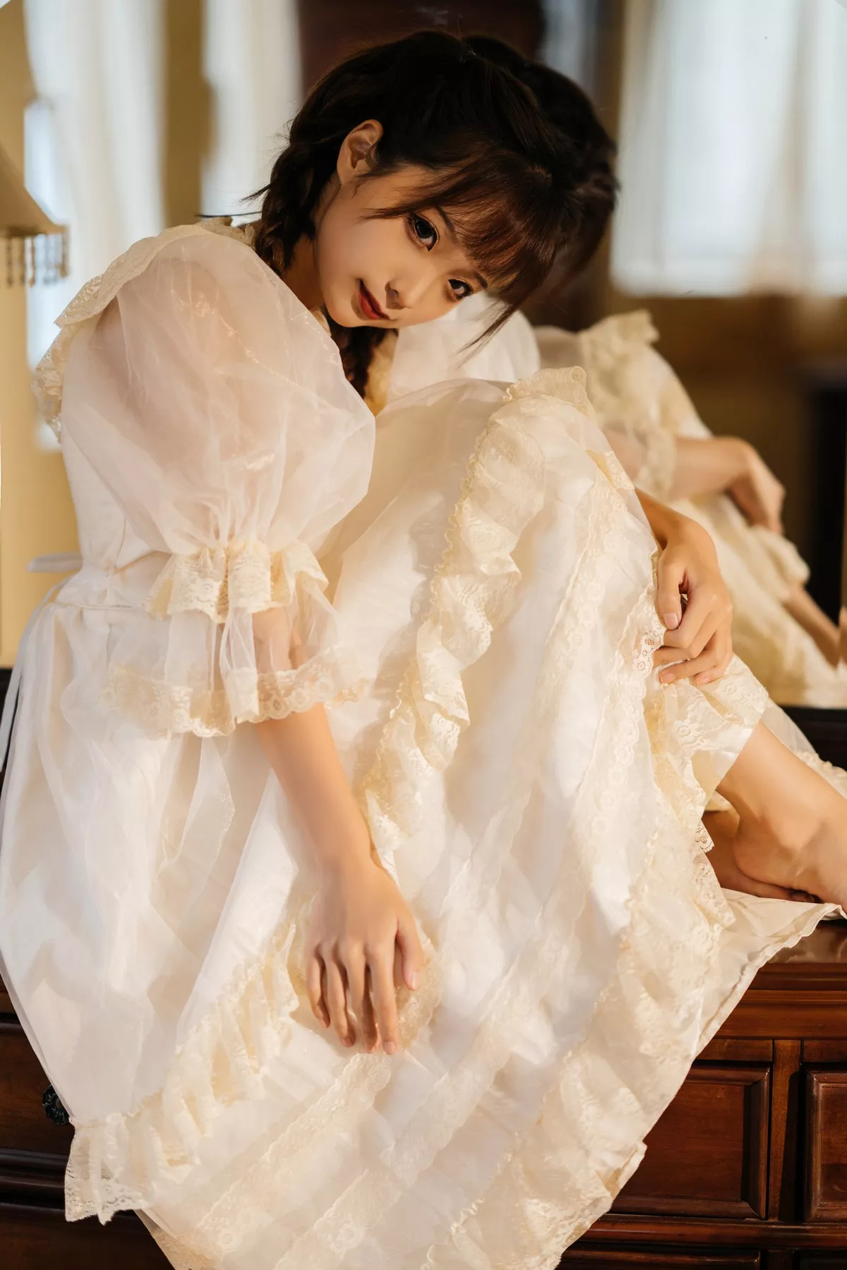 Xgyw.Org_知名动漫博主蠢沫沫古着主题私房性感白色连身裙秀完美身材靓丽迷人写真28P