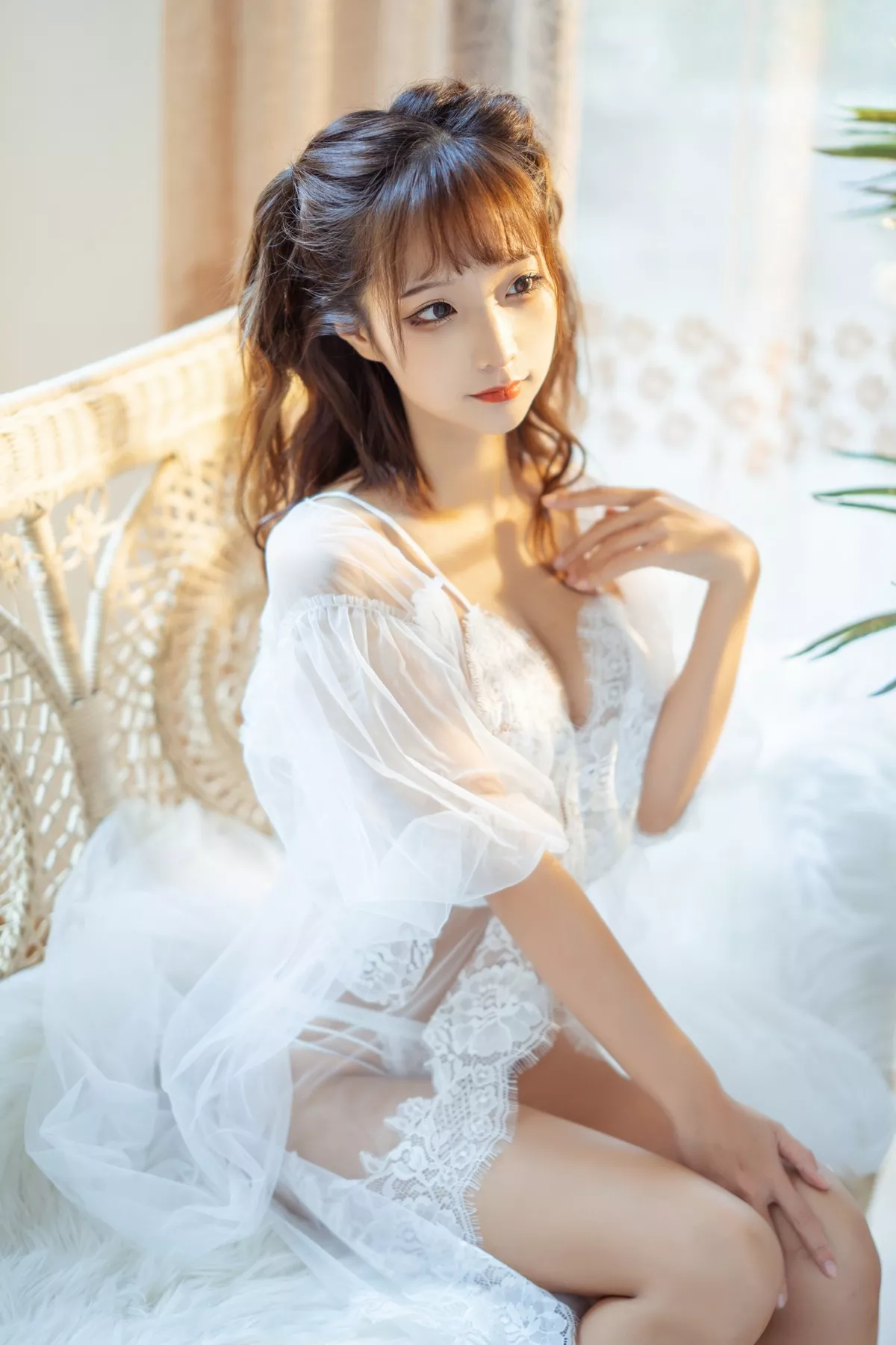 Xgyw.Org_知名动漫博主蠢沫沫轻纱主题私房白色蕾丝薄纱透视秀火辣身材撩人诱惑写真31P