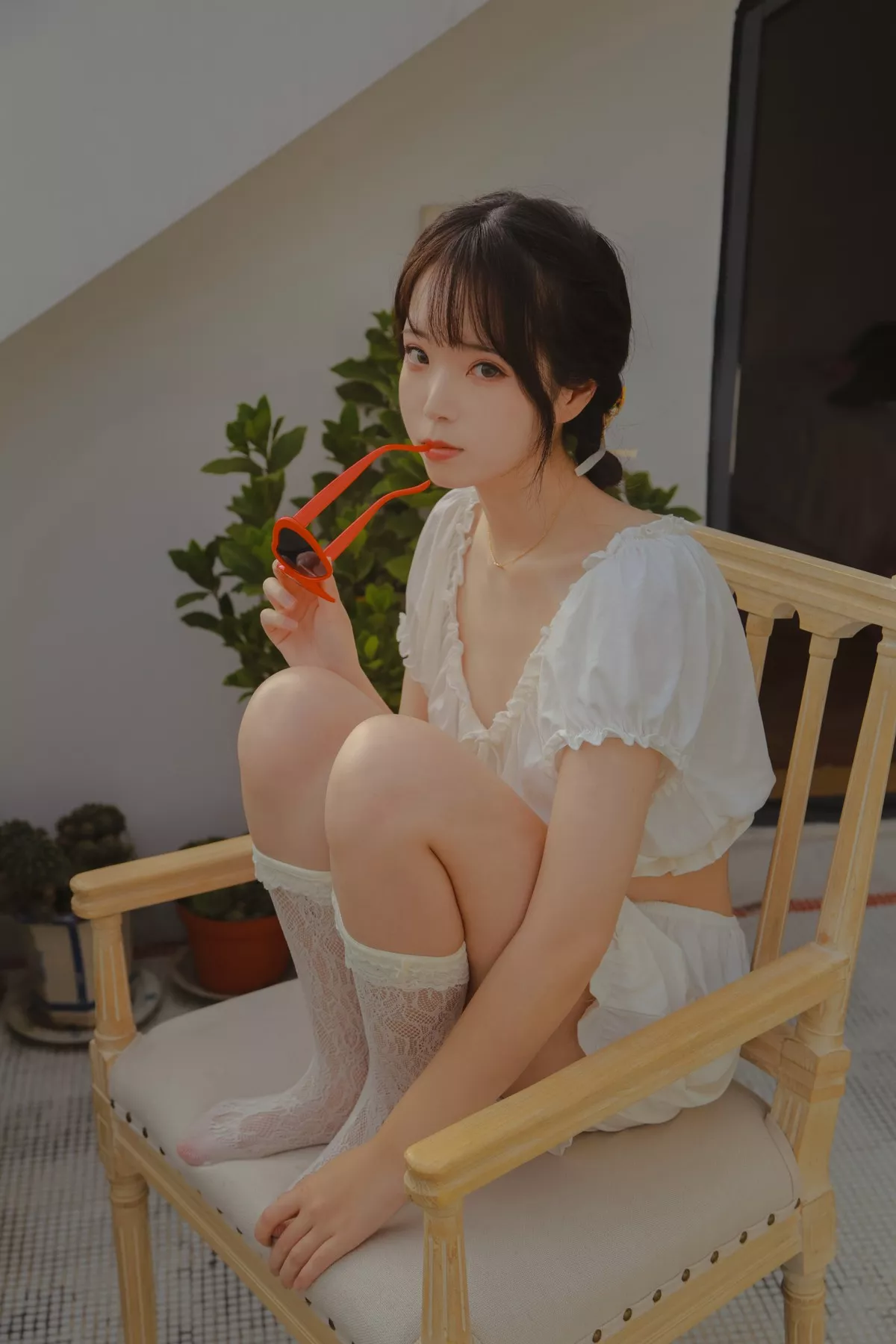 Xgyw.Org_微博妹子Fushii_海堂洛丽塔主题户外阳台性感白色薄透睡衣秀完美身材诱惑写真40P