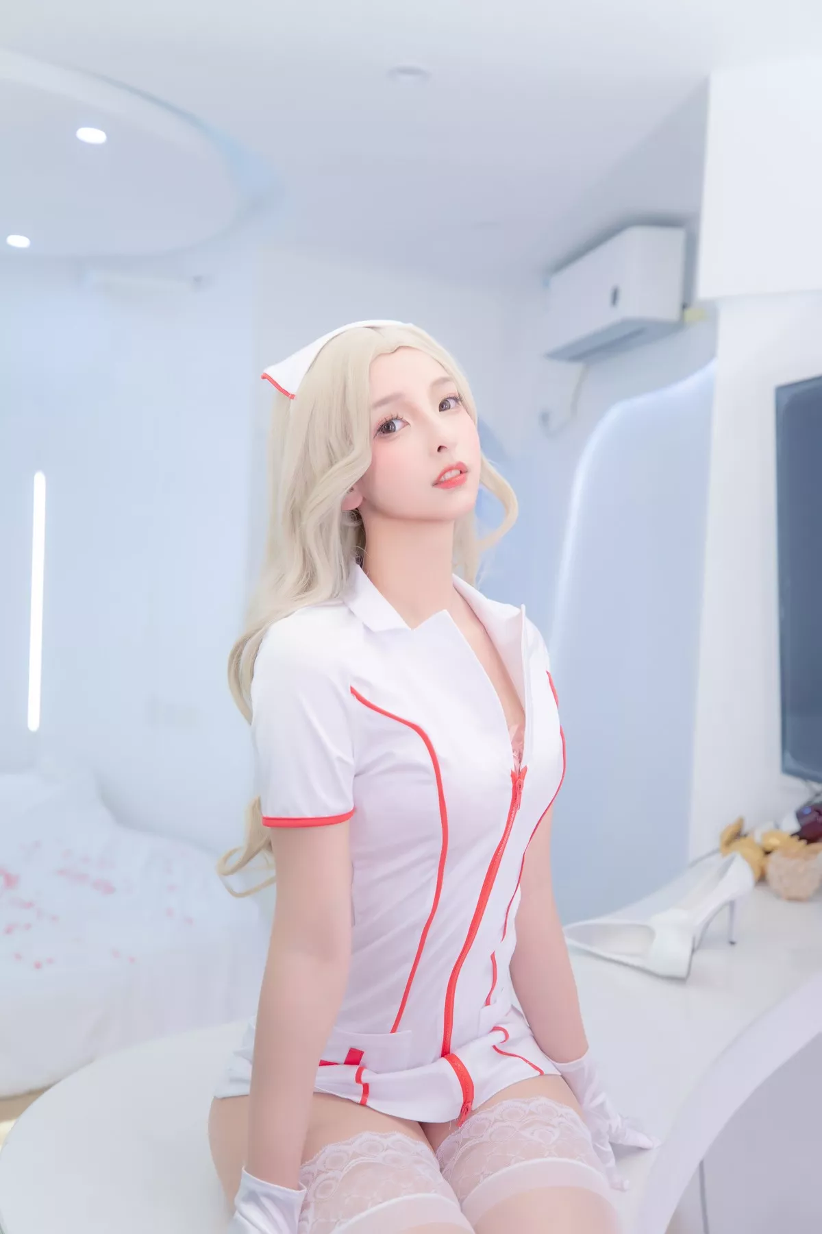 Xgyw.Org_萝莉美女神楽坂真冬白丝护士身心平衡主题性感粉色护士装配超薄白丝诱惑写真150P