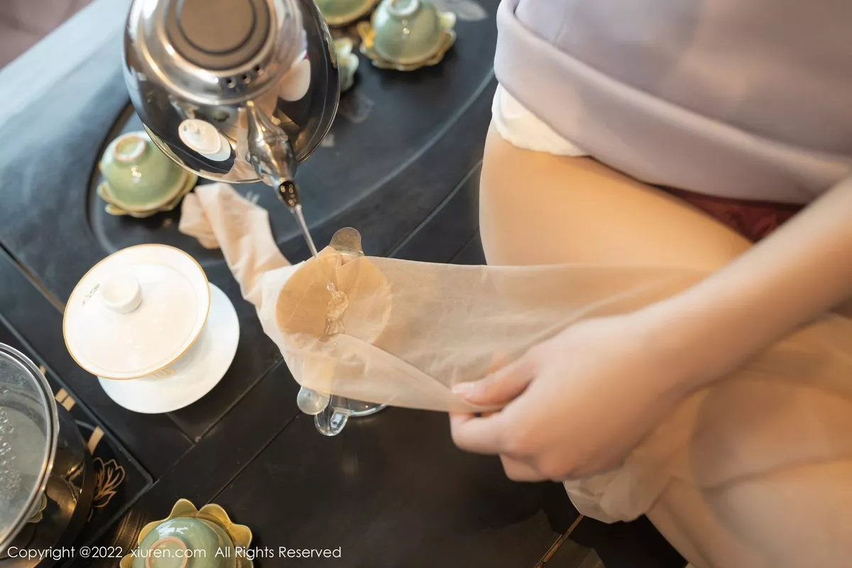 Xgyw.Org_XiuRen第4694期_模特陆萱萱珠三角旅拍茶艺师角色扮演红色内衣配肉丝诱惑写真78P