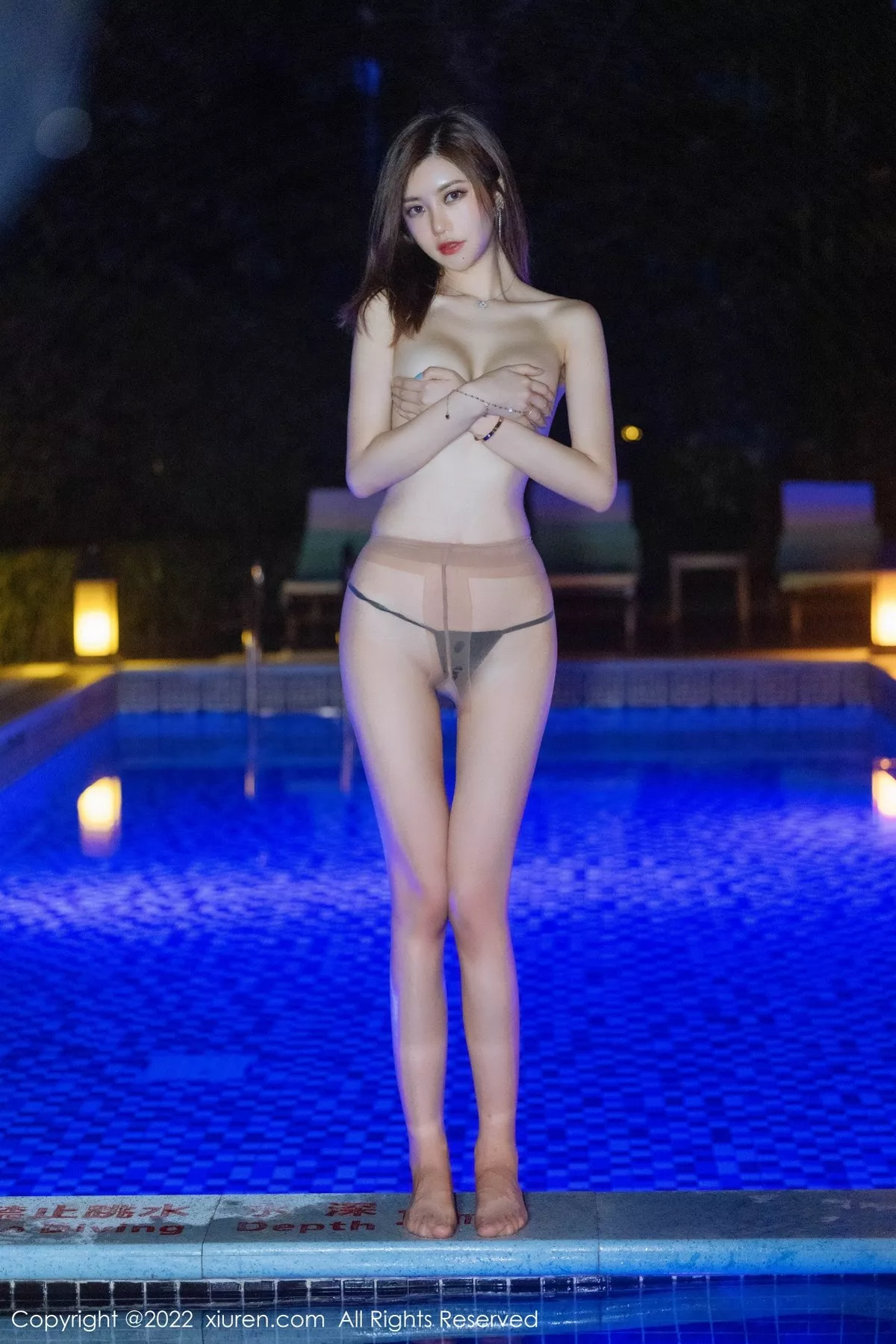 Xgyw.Org_XiuRen第4878期_女神绮里嘉ula珠三角旅拍泳池边收身连衣裙配超薄肉丝诱惑写真66P