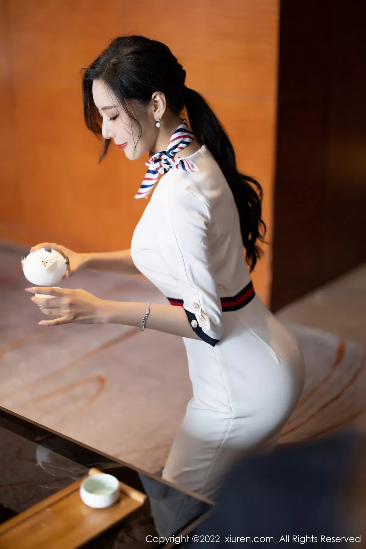 Xgyw.Org_XiuRen第4963期_女神王馨瑶yanni白色连衣短裙露红色内衣配原色丝袜诱惑写真71P