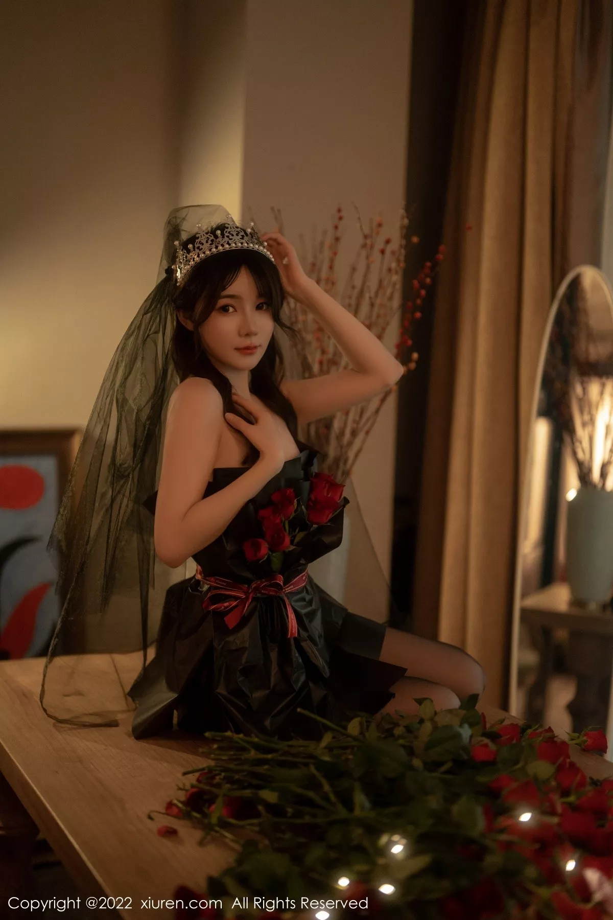 Xgyw.Org_XiuRen第5552期_模特婠婠么私房性感黑色露肩连衣裙配超薄黑丝秀曼妙身材写真74P