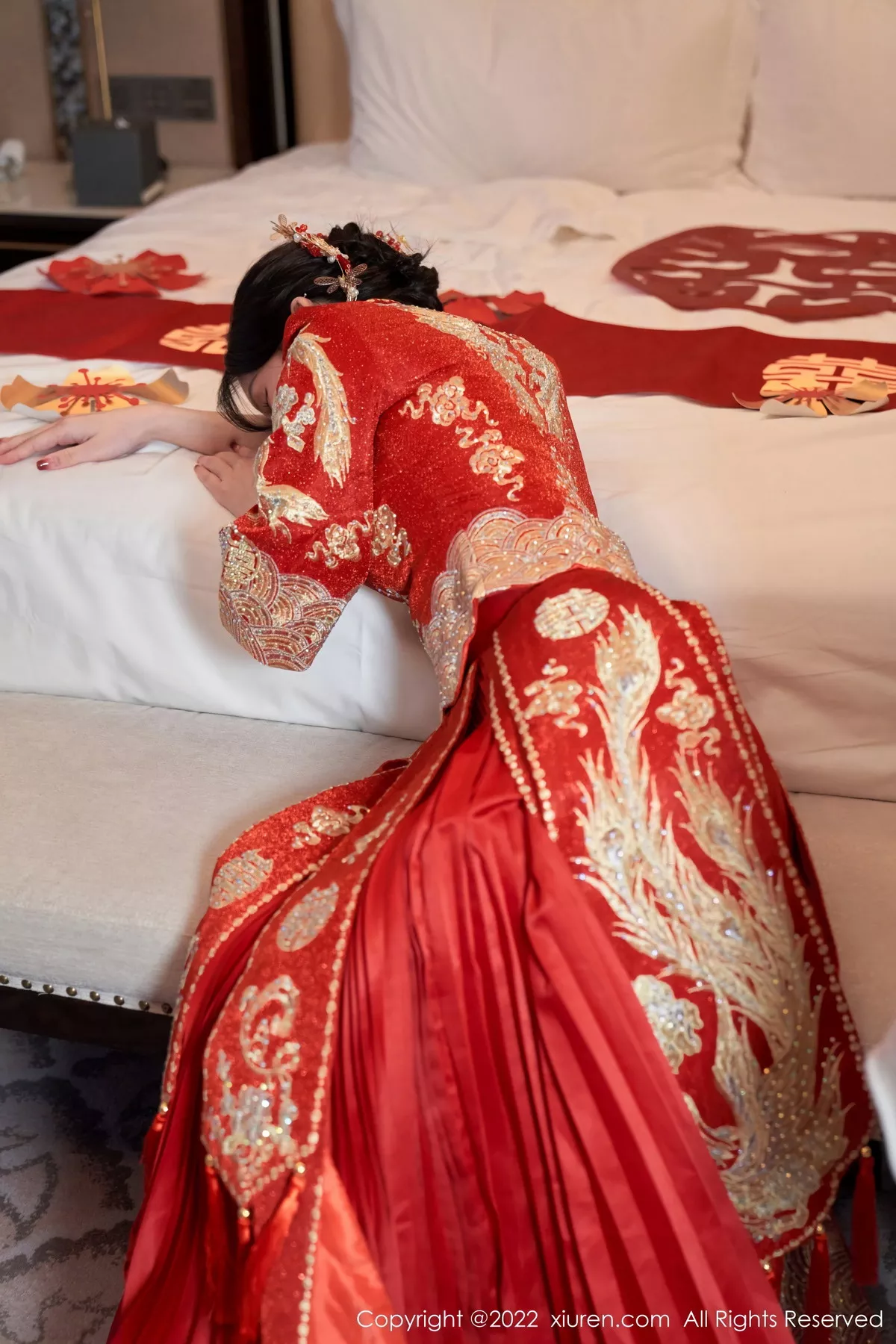 Xgyw.Org_XiuRen第5675期_女神周于希Sally私房脱新娘装露红色蕾丝内衣超薄肉丝诱惑写真80P