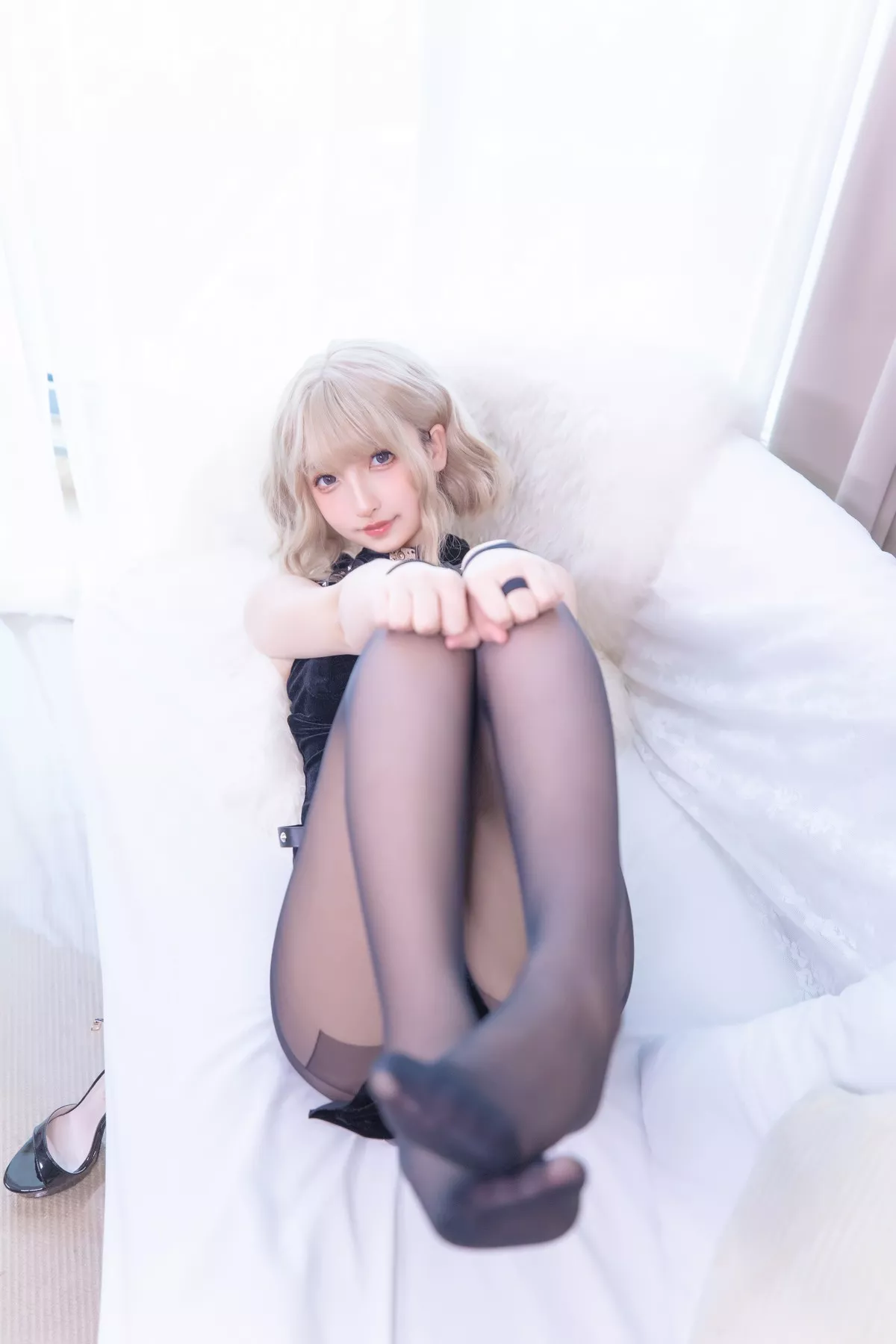 Xgyw.Org_萝莉美女神楽板真冬黑丝旗袍主题私房性感黑色旗袍露超薄黑丝秀翘臀美腿诱惑写真75P